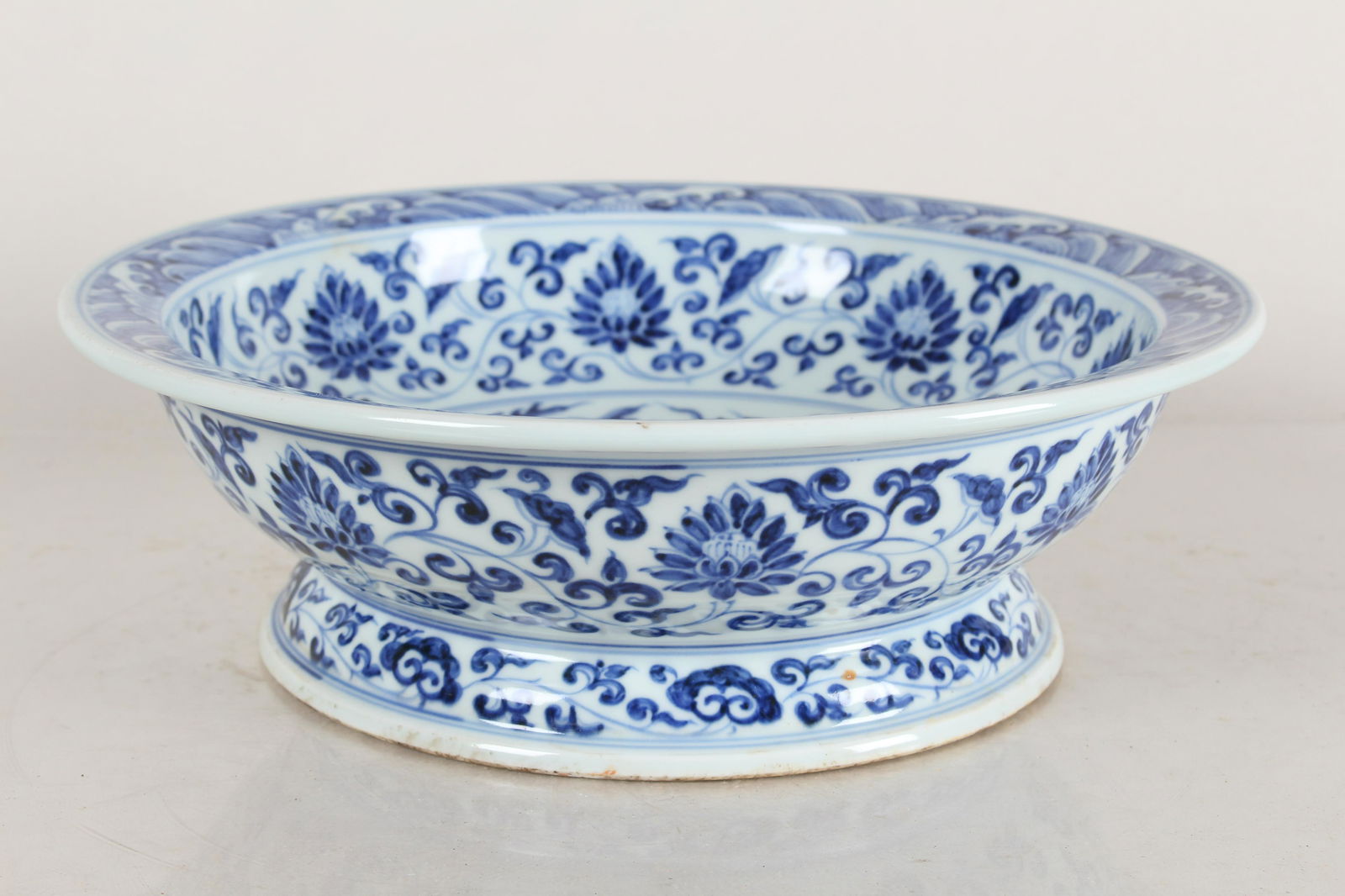 A Chinese Blue and White Dragon-decorating Porcelain Fortune Bowl (1 of 5)