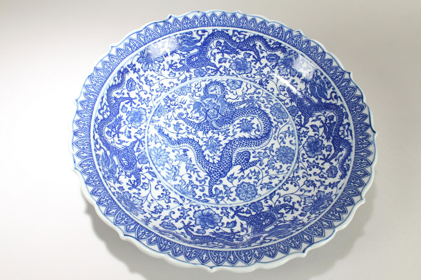 A Chinese Massive Blue and White Dragon-decorating Fortune Porcelain Plate (1 of 6)