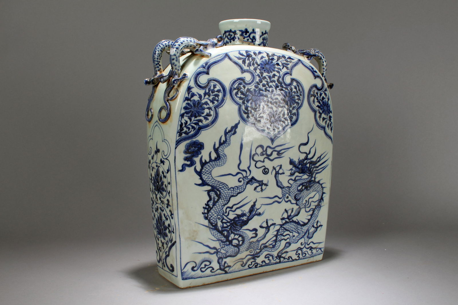 A Chinese Dragon-decorating Blue and White Fortune Porcelain Vase (1 of 6)