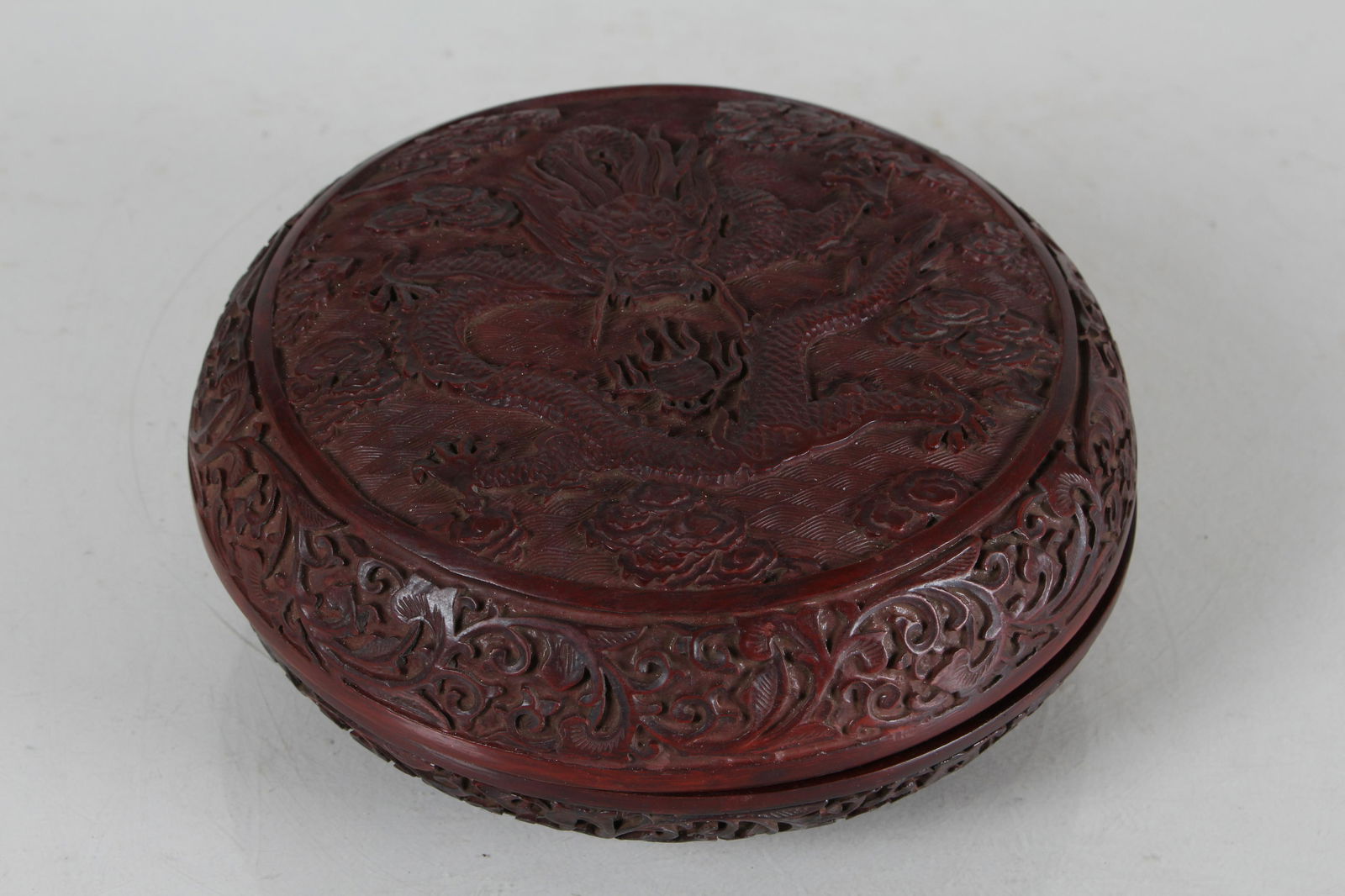 A Chinese Ancient-framing Fortune Lacquer Box (1 of 5)
