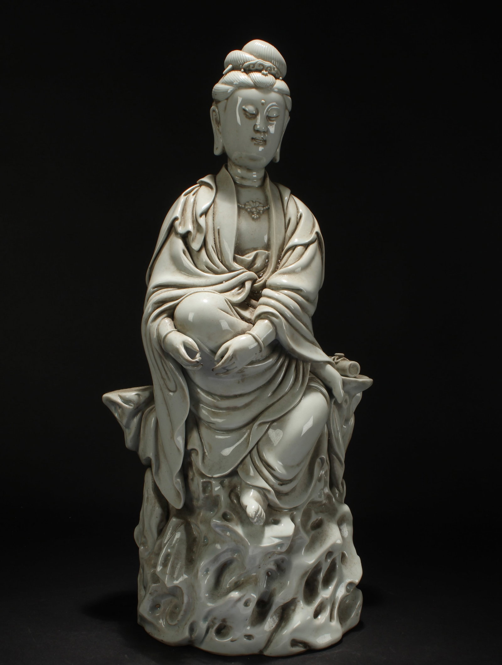A Chinese Massive De Blanc Guanyin Porcelain Statue: A Chinese Massive De Blanc Guanyin Porcelain Statue . Height: 19.5 (inch).