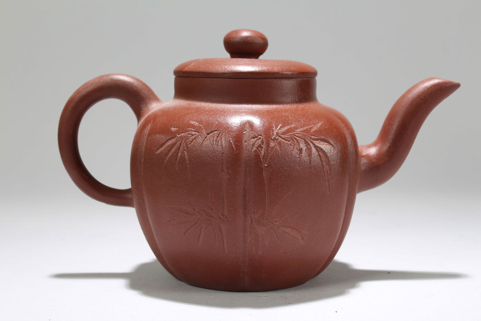 Chinese Tea Pot: Chinese Tea Pot . Height: 4.5 (inch). Length: 7.25 (inch).