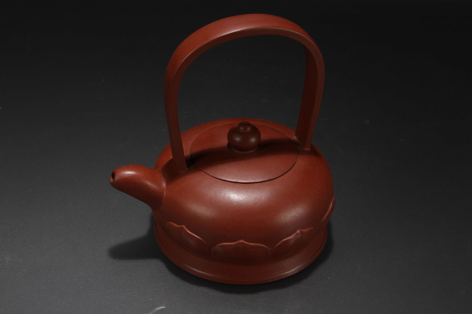 A Chinese High-handled Tea Pot (1 of 4)