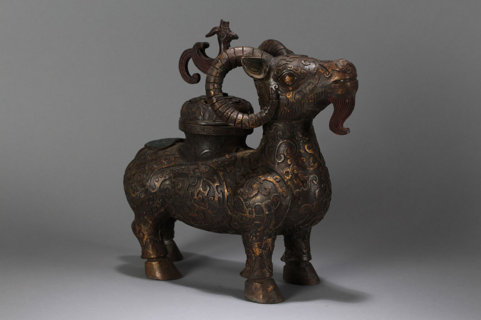 A Chinese Anicent-framing Vividly-detailed Religious Fortune Myth-beast Statue: A Chinese Anicent-framing Vividly-detailed Religious Fortune Myth-beast Statue. Height : 10 (inch). Width : 12 (inch). Length : 4 (inch).