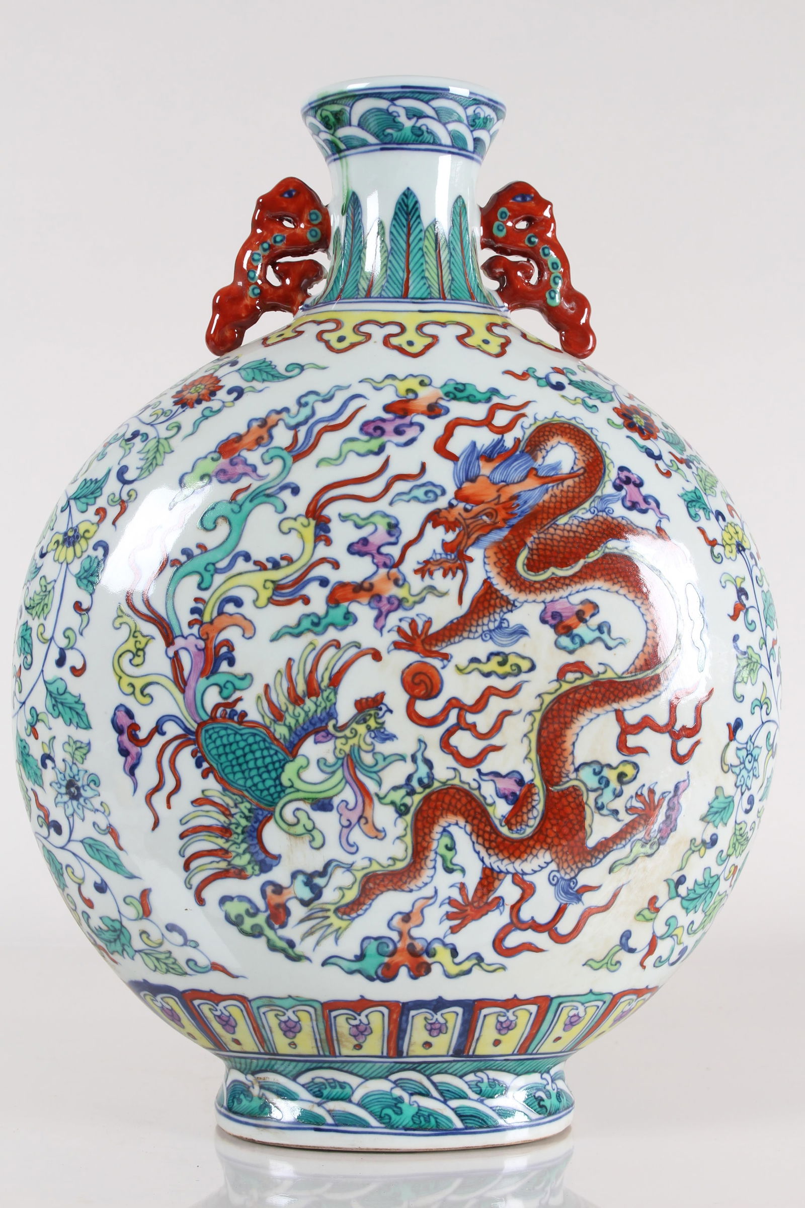 A Chinese Massive Duo-handled Dragon-decorating Porcelain Fortune Vase (1 of 7)