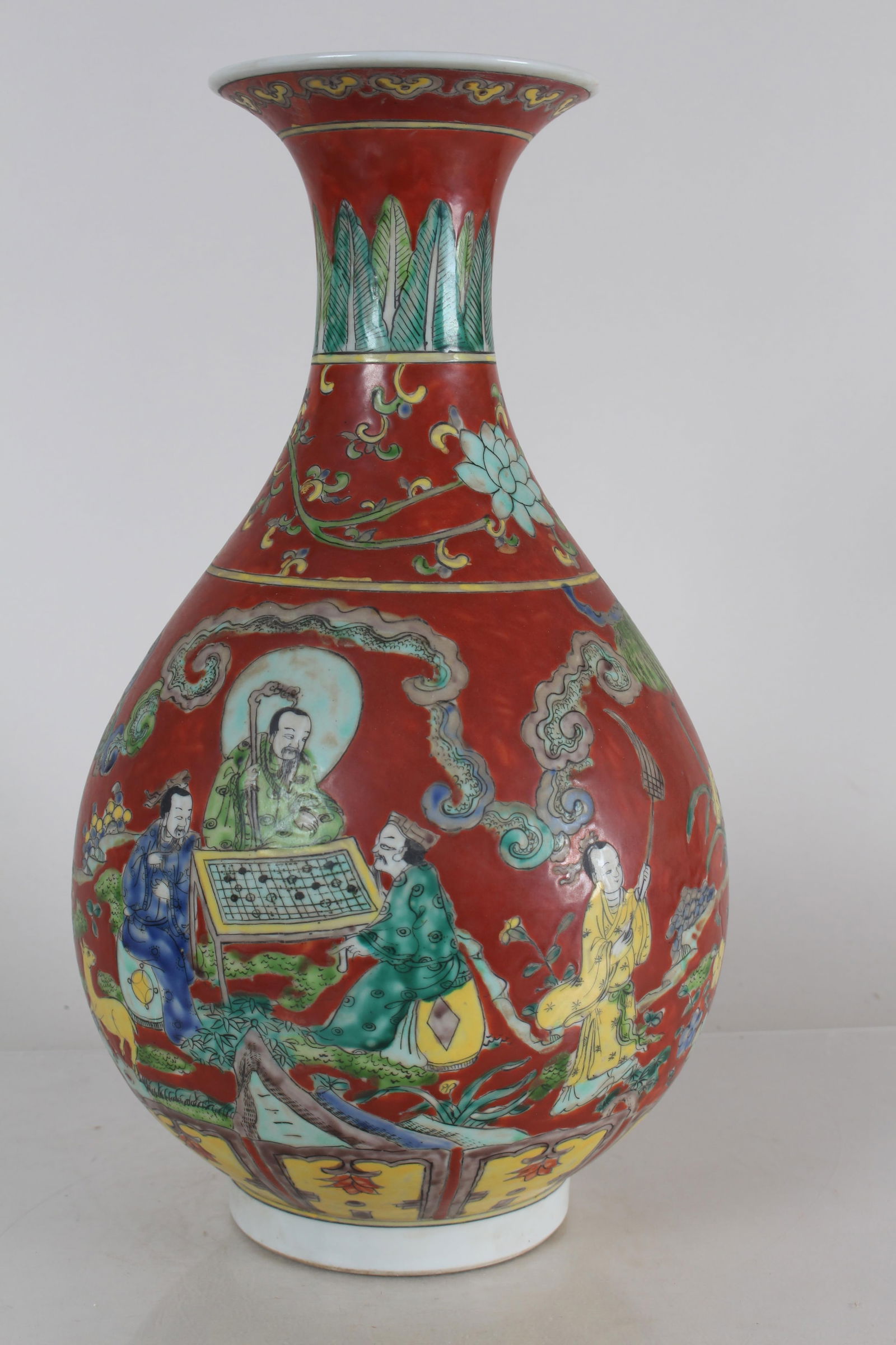 A Chinese Elder-portrait Red-coding Porcelain Vase - 4