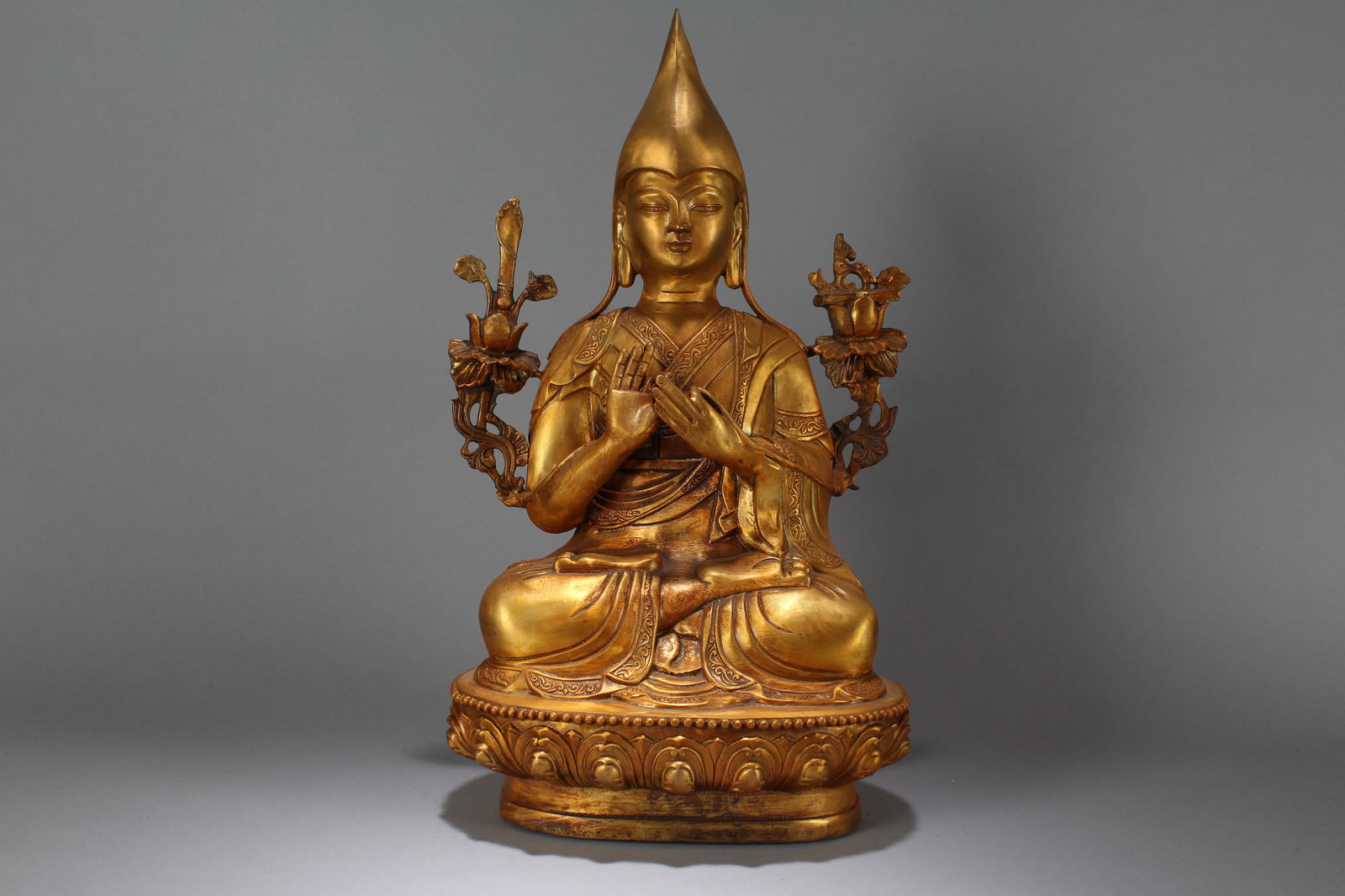 A Chinese Pondering-pose Gilt Religious Fortune Massive Buddha Statue: A Chinese Pondering-pose Gilt Religious Fortune Massive Buddha Statue. Height: 18.5 (inch). Width: 11.5 (inch). Length: 7 (inch).