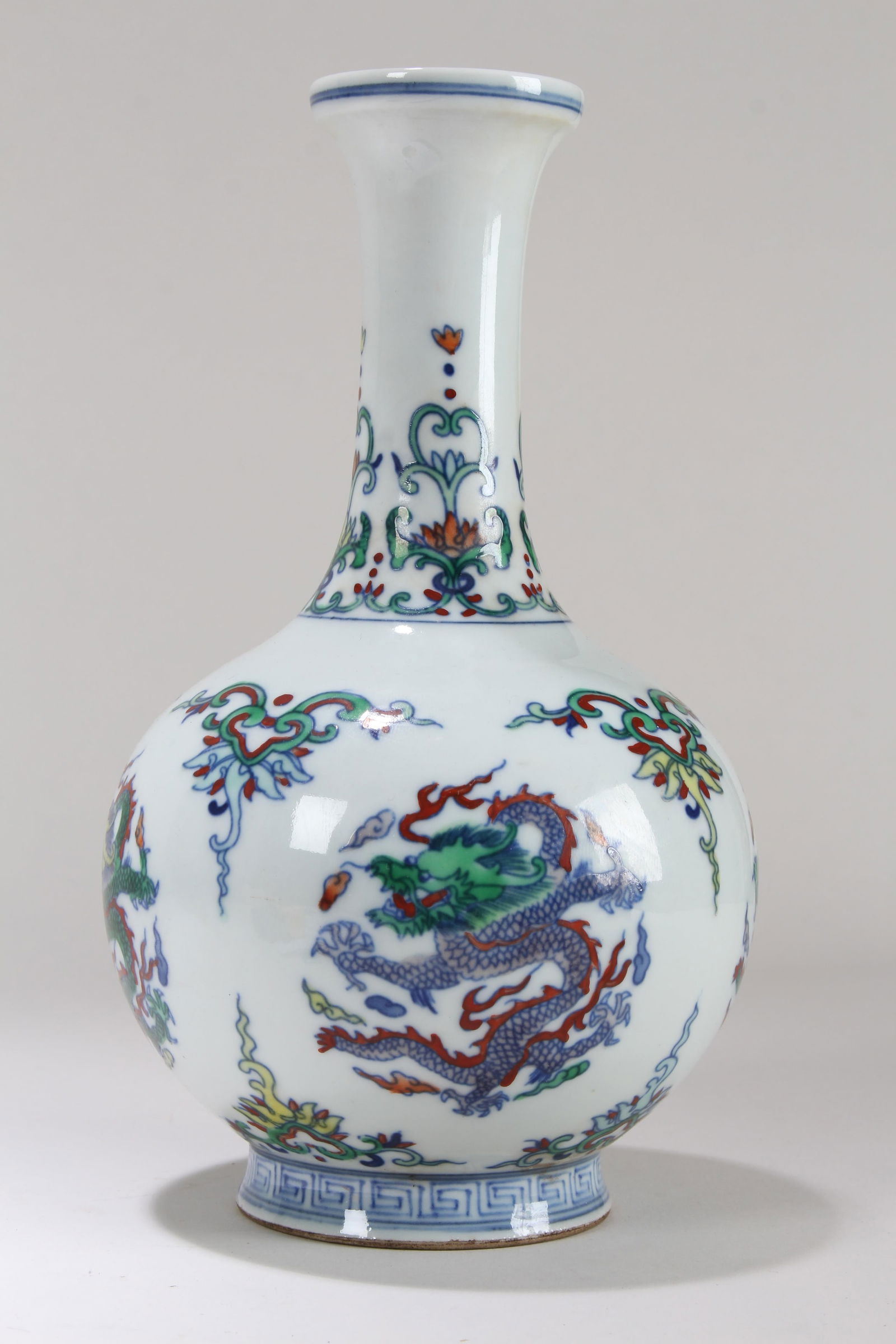 A Chinese Detailed Dragon-decorating Fortune Porcelain Vase (1 of 4)