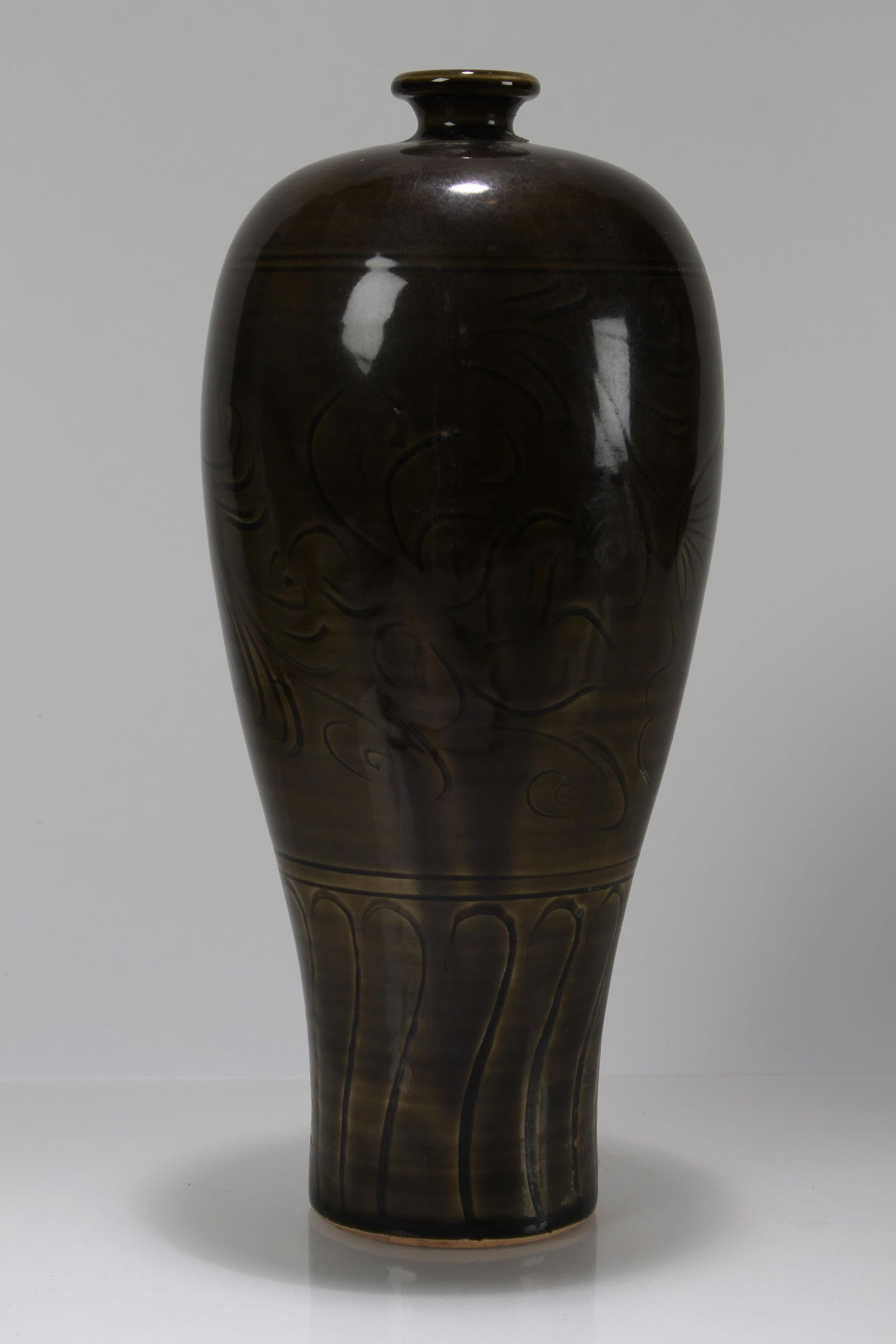 A Chinese Dark-coding Porcelain Anicent-framing Fortune Vase (1 of 4)