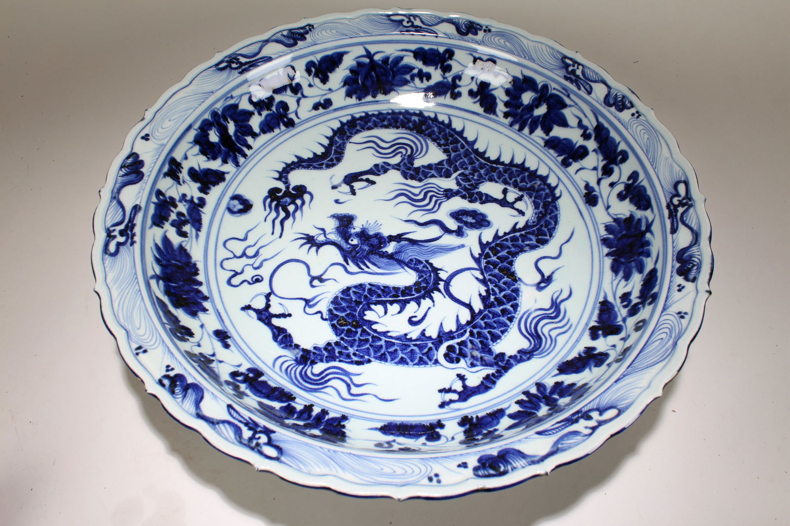 A Chinese Dragon-decorating Blue and White Massive Porcelain Plate (1 of 7)