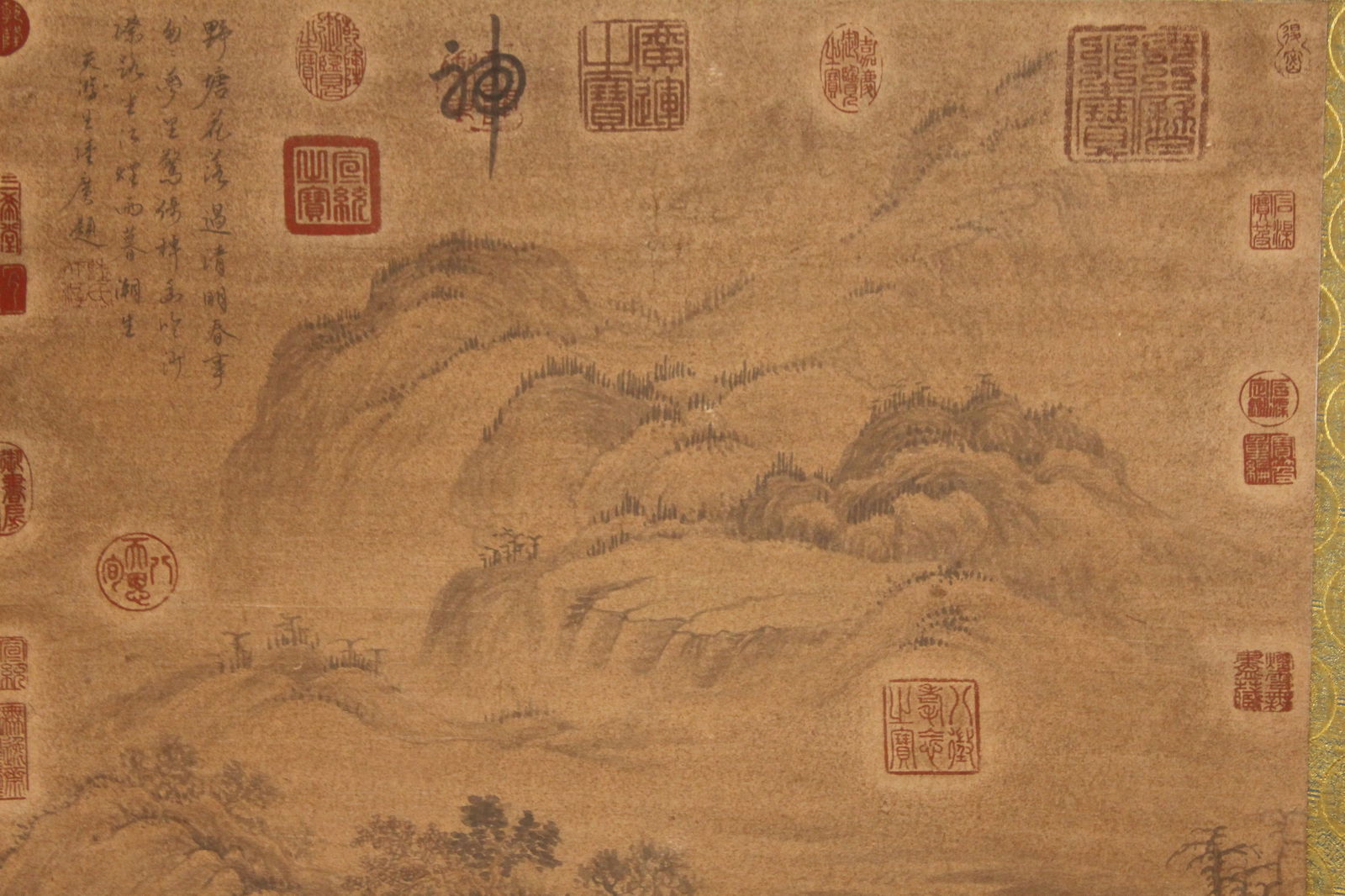 A Chinese Mountain-view Fortune Scroll - 3
