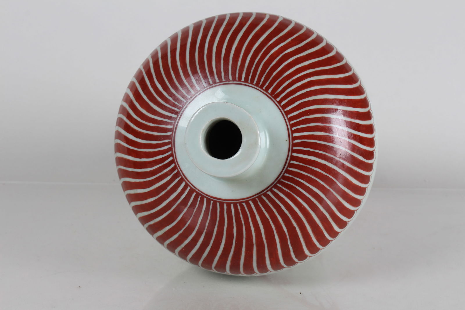 A Chinese Red-coding Dragon-decorating Porcelain Fortune Vase - 3