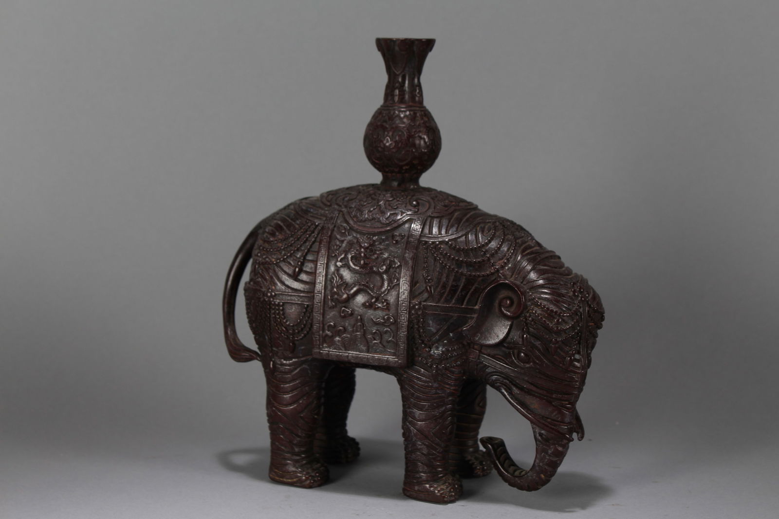 A Chinese Anicent-framing Vividly-detailed Myth-beast Fortune Statue: A Chinese Anicent-framing Vividly-detailed Myth-beast Fortune Statue. Height : 9.25 (inch). Width : 8 (inch). Length : 3.25 (inch).