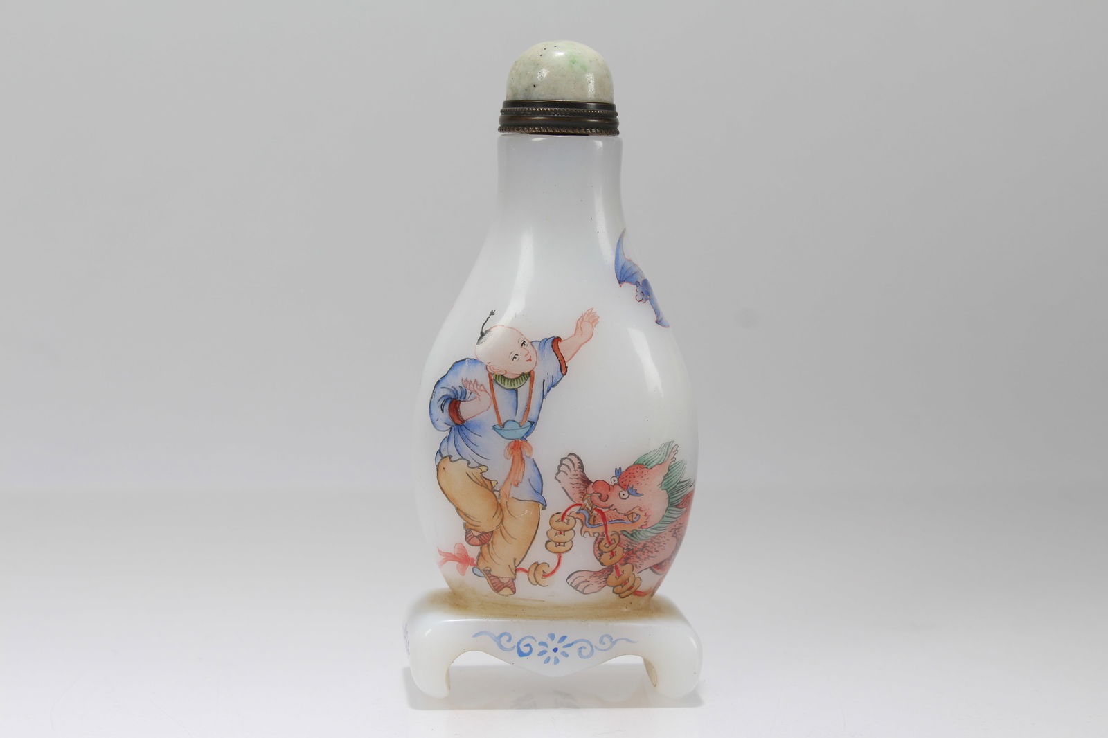 A Chinese Story-telling Fortune Snuff Bottle: A Chinese Story-telling Fortune Snuff Bottle . Height: 3.75 (inch).