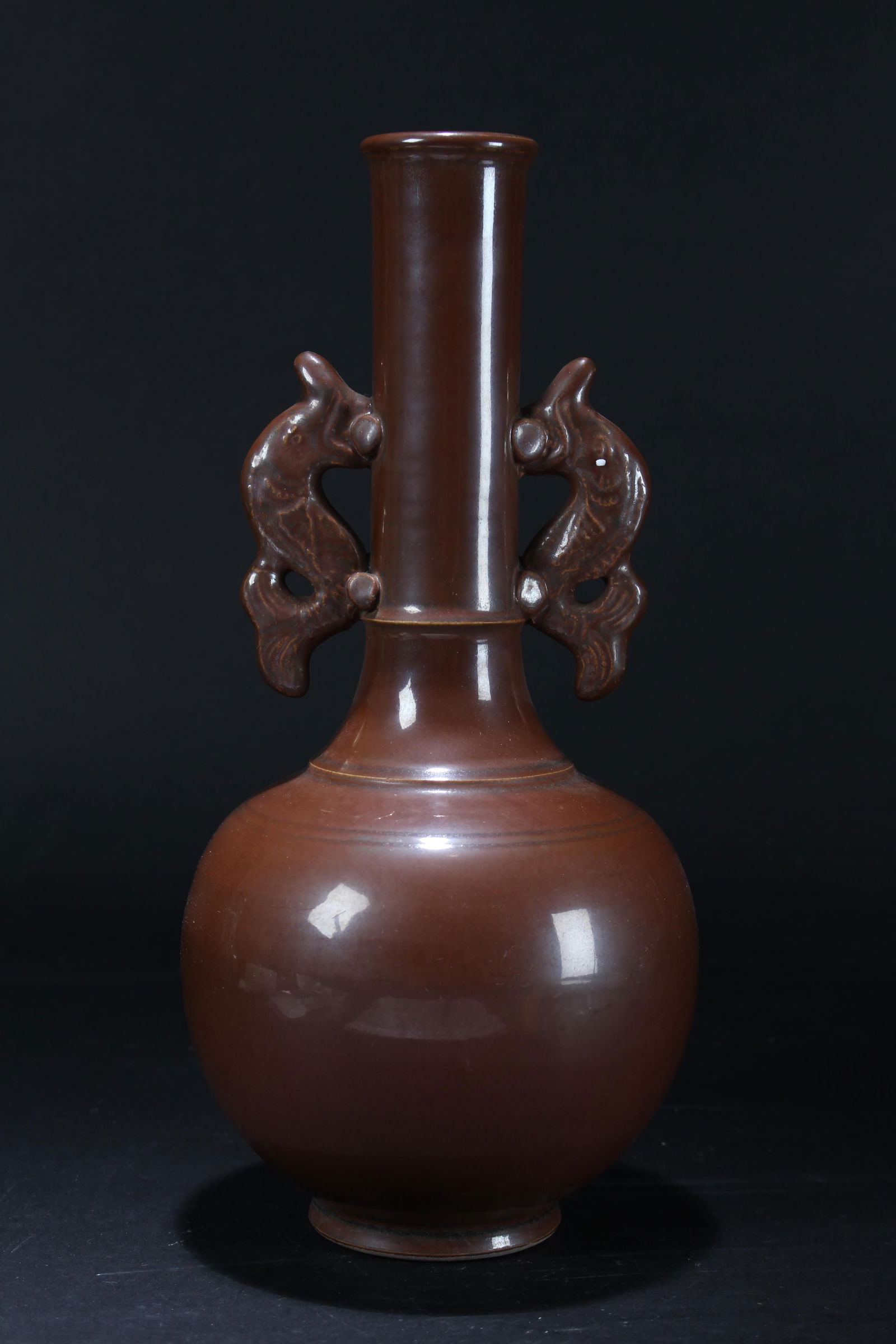 A Chinese Duo-handled Word-framing Porcelain Fortune Vase (1 of 5)