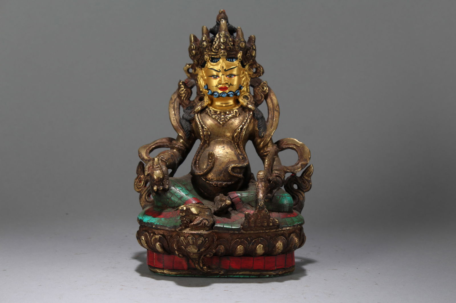 A Chinese Anicent-framing Religious Fortune Buddha Statue: A Chinese Anicent-framing Religious Fortune Buddha Statue. Height : 8.15 (inch). Width : 6.75 (inch). Length : 4 (inch).