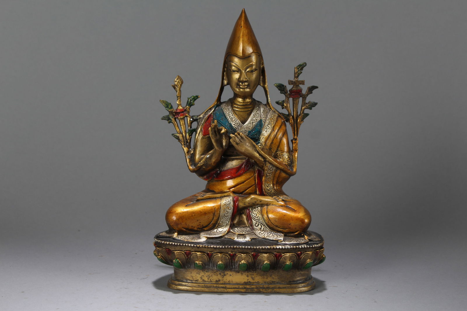 A Chinese Anicent-framing Religious Fortune Buddha Statue: A Chinese Anicent-framing Religious Fortune Buddha Statue. Height : 9 (inch). Width : 5.9 (inch). Length : 3.6 (inch).