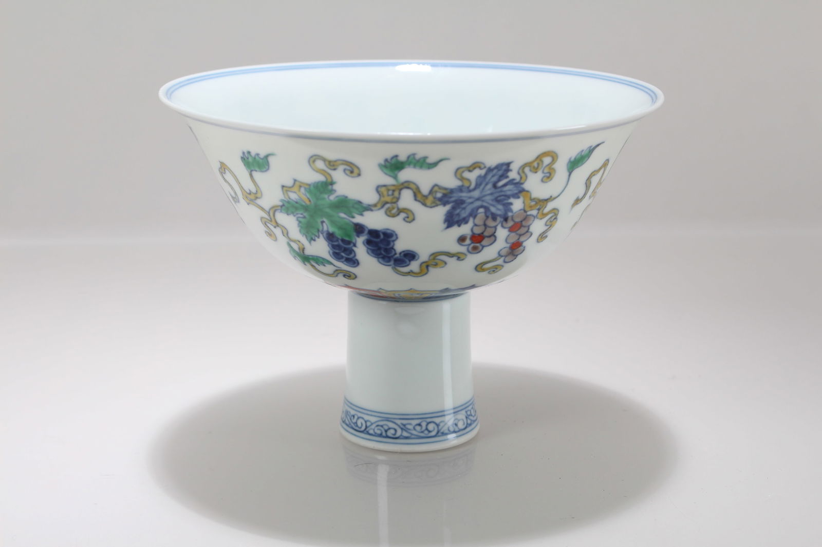 A Chinese Blue and White Nature-scene Porcelain Bowl: A Chinese Blue and White Nature-scene Porcelain Bowl