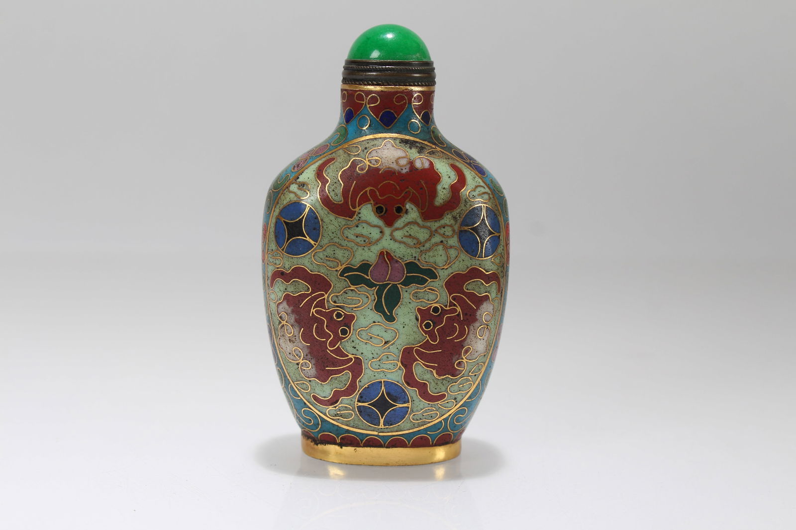 A Chinese Bat-framing Cloisonne Fortune Snuff Bottle (1 of 5)