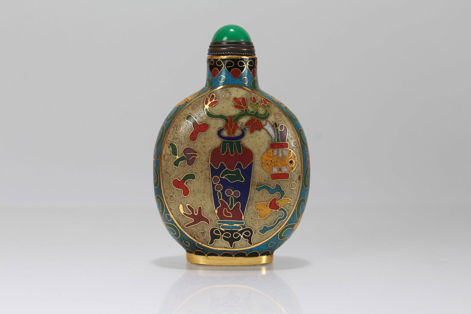 A Chinese Bat-framing Cloisonne Fortune Snuff Bottle (1 of 4)