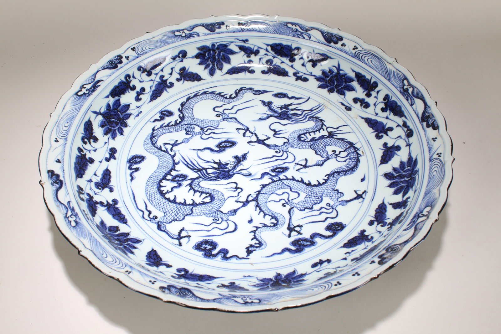 A Chinese Dragon-decorating Blue and White Fortune Porcelain Plate (1 of 4)