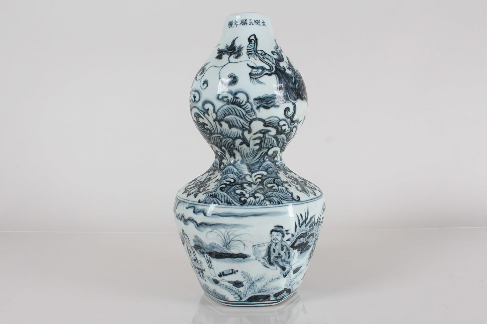 A Chinese Story-telling Detailed Blue and White Porcelain Fortune Vase: A Chinese Story-telling Detailed Blue and White Porcelain Fortune Vase . Height: 11.5 (inch).