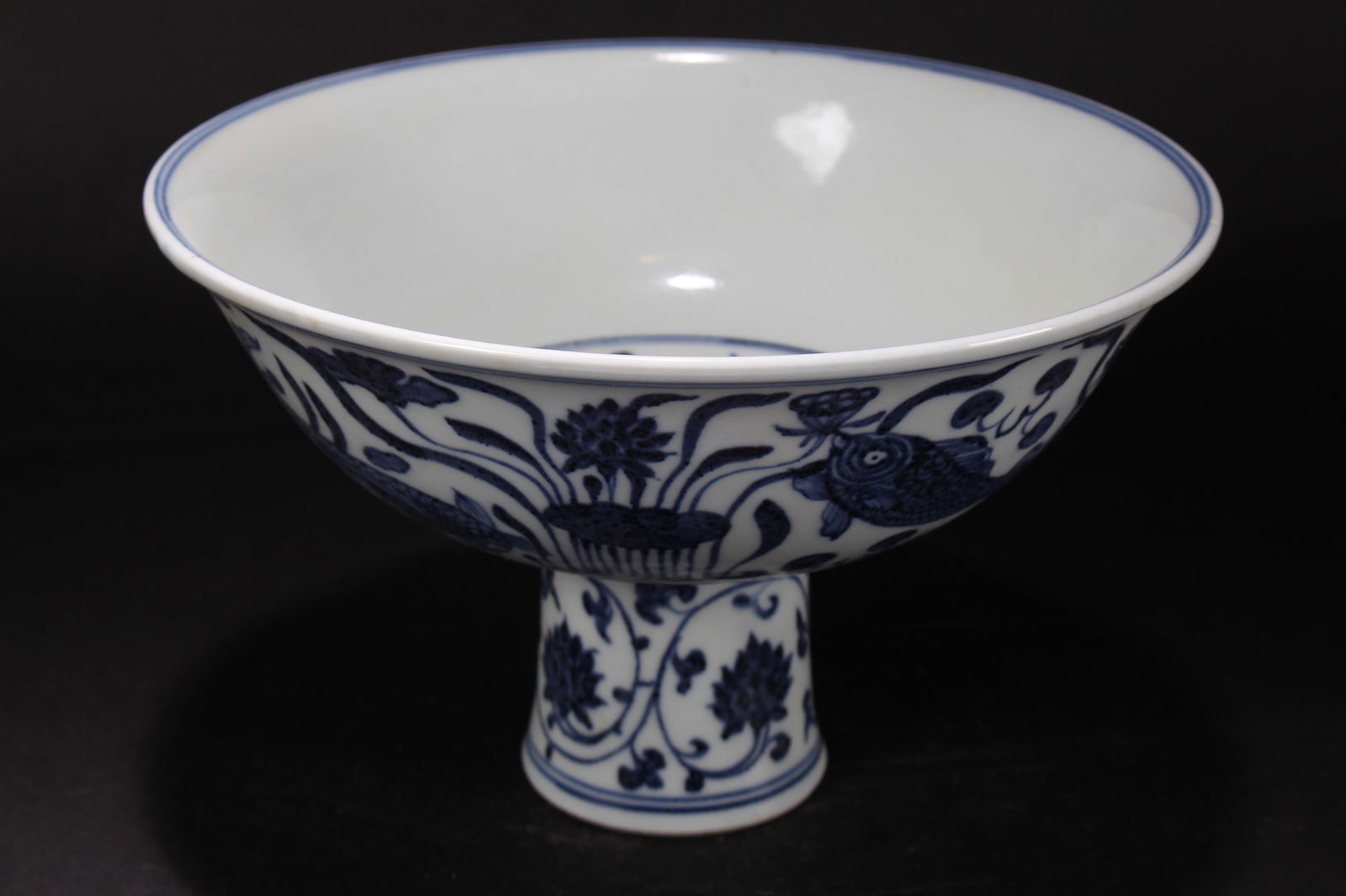 A Chinese Tall-end Blue and White Porcelain Fortune Bowl (1 of 8)