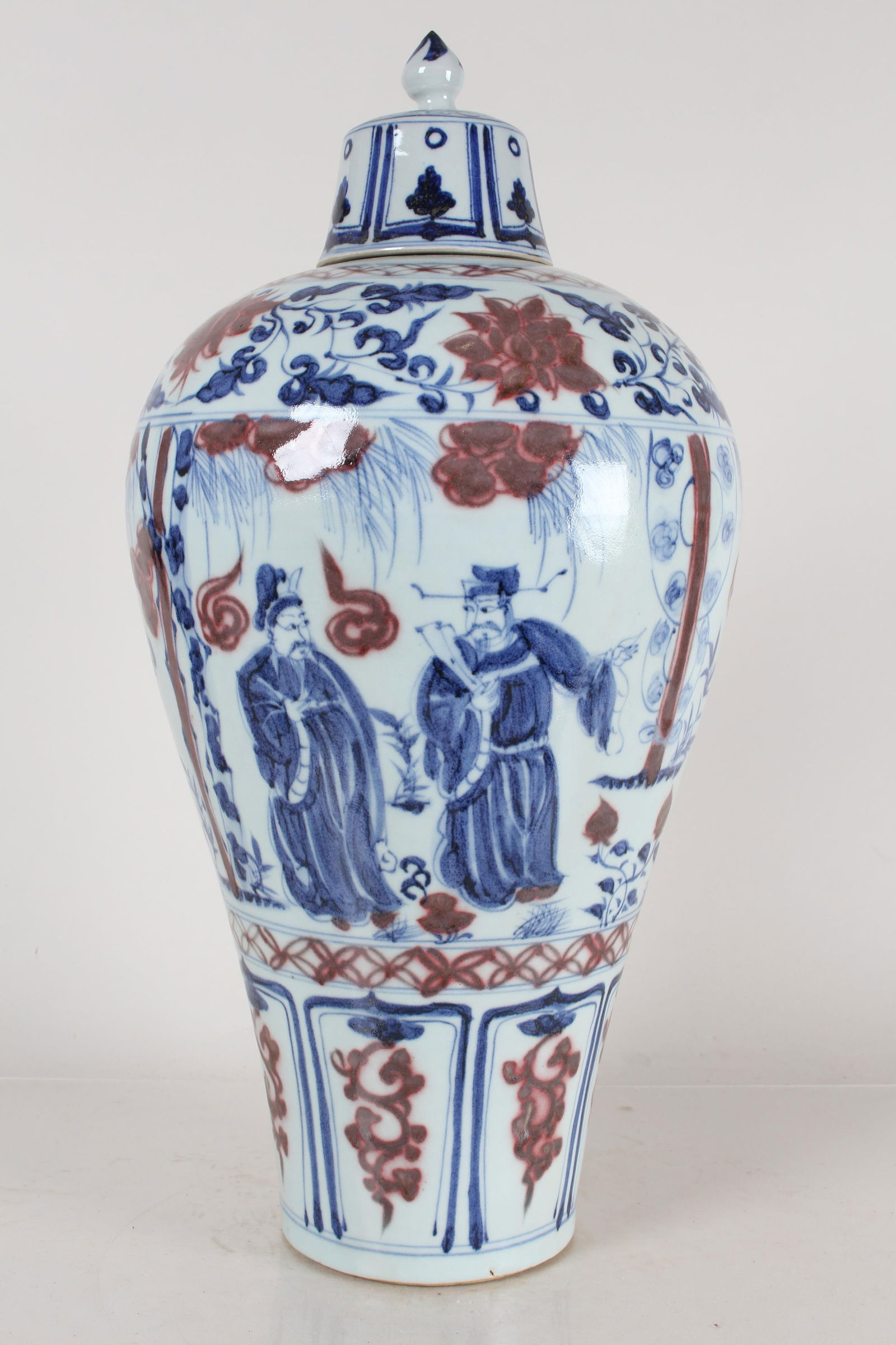 A Chinese Lidded Story-telling Detailed Porcelain Fortune Vase (1 of 7)