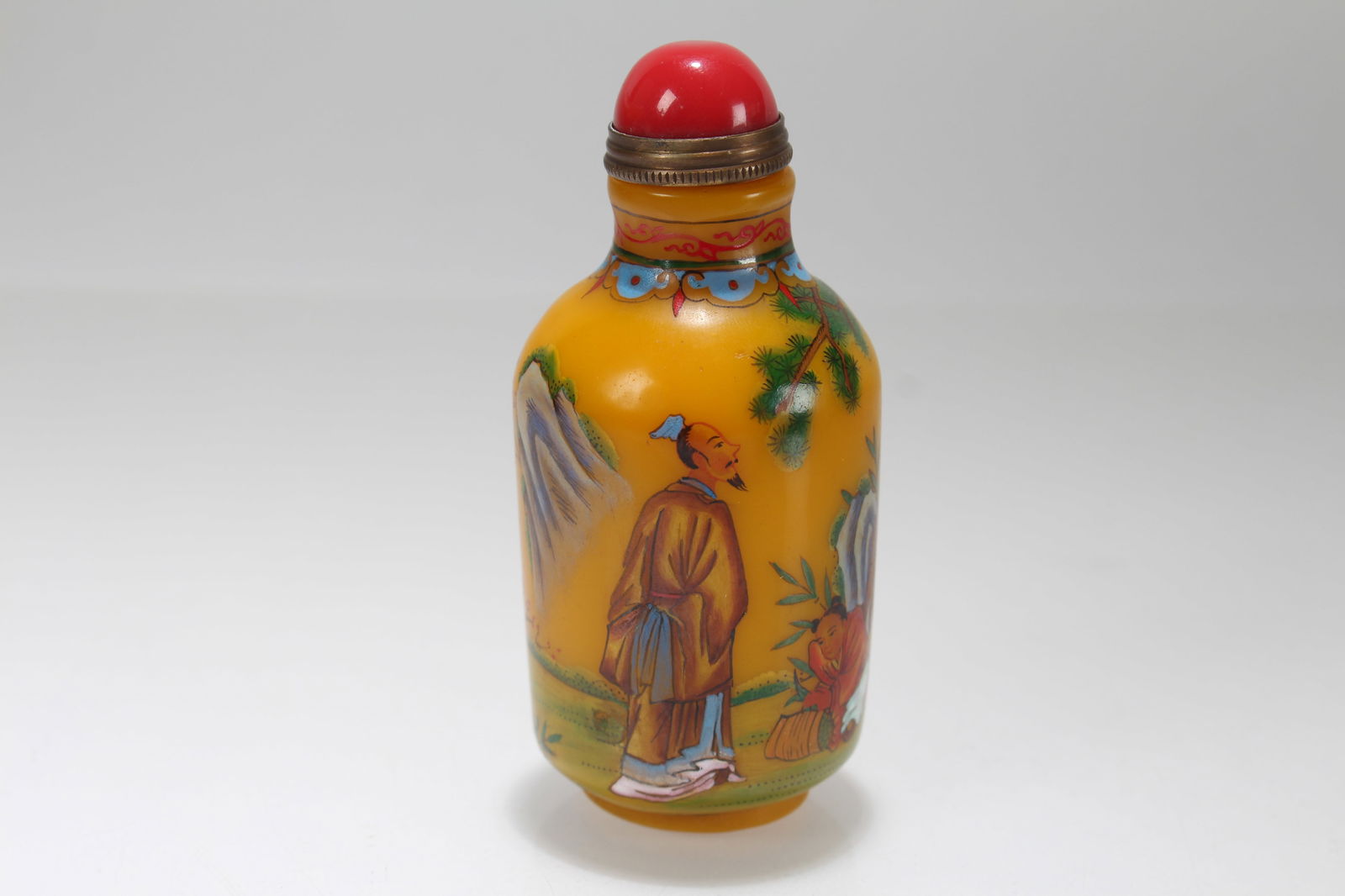 A Chinese Lidded Story-telling Fortune Snuff Bottle (1 of 6)