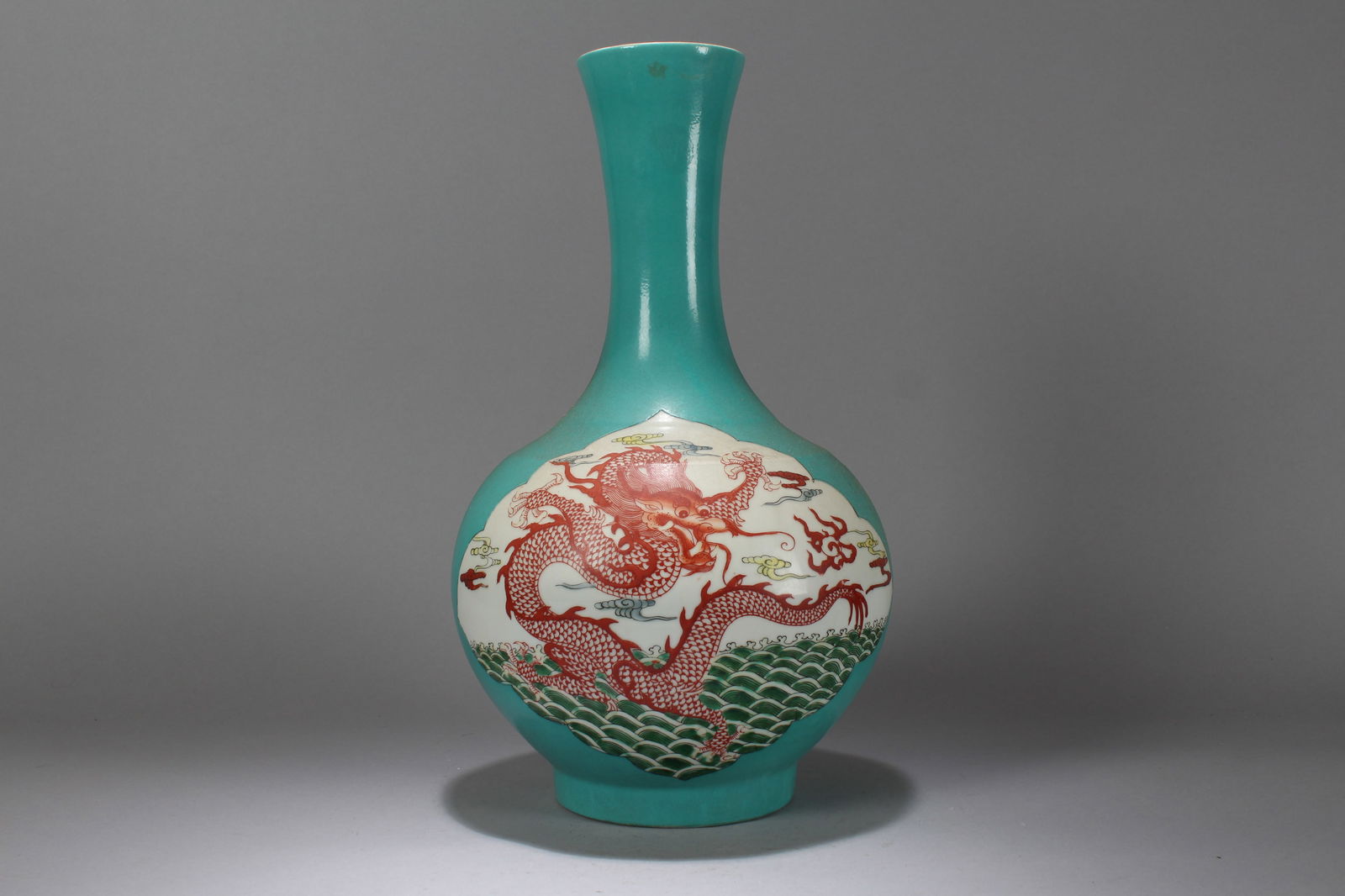 A Chinese Dragon-decorating Blue-coding Porcelain Porcelain Fortune Vase: A Chinese Dragon-decorating Blue-coding Porcelain Porcelain Fortune Vase. Height: 15.25 (inch).