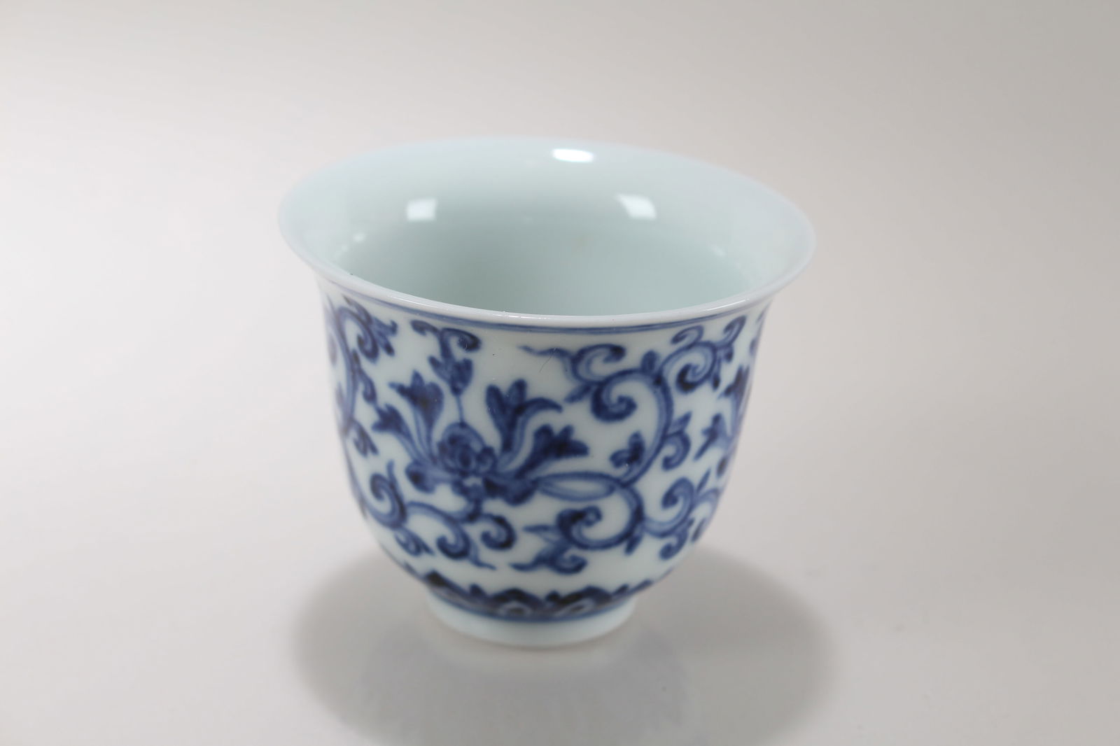 A Chinese Blue and White Anicent-framing Porcelain Cup (1 of 5)