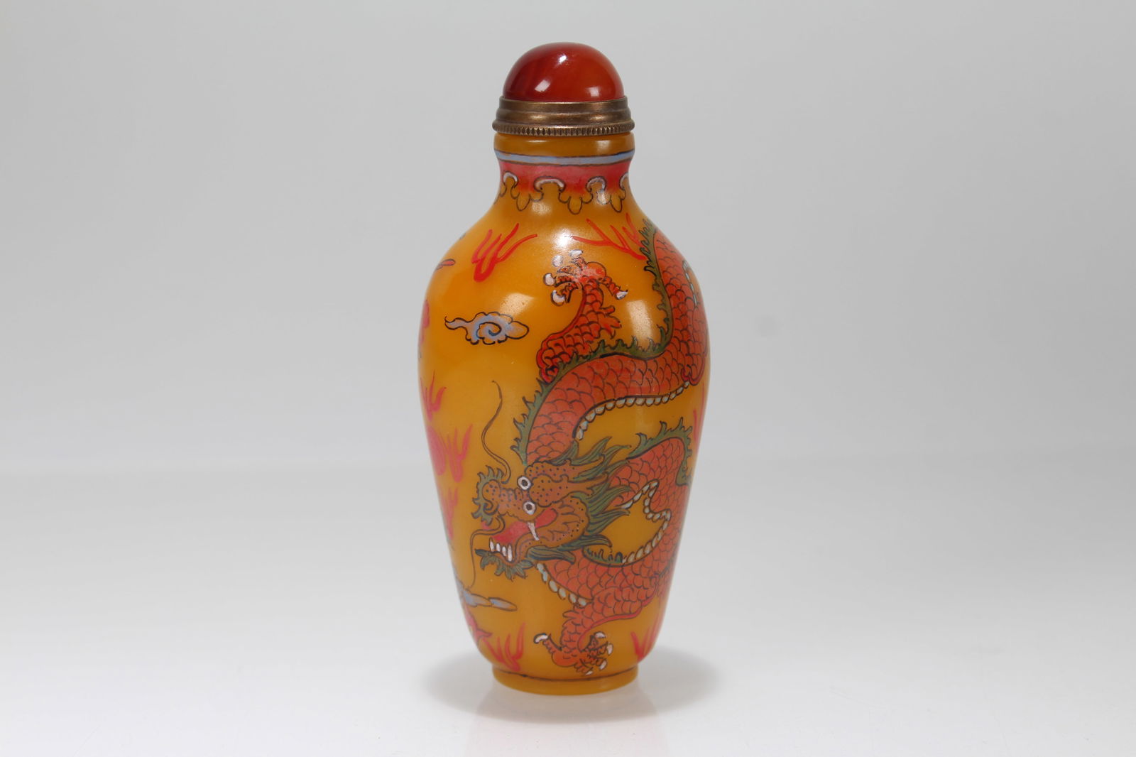 A Chinese Dragon-decorating Lidded Fortune Snuff Bottle (1 of 6)