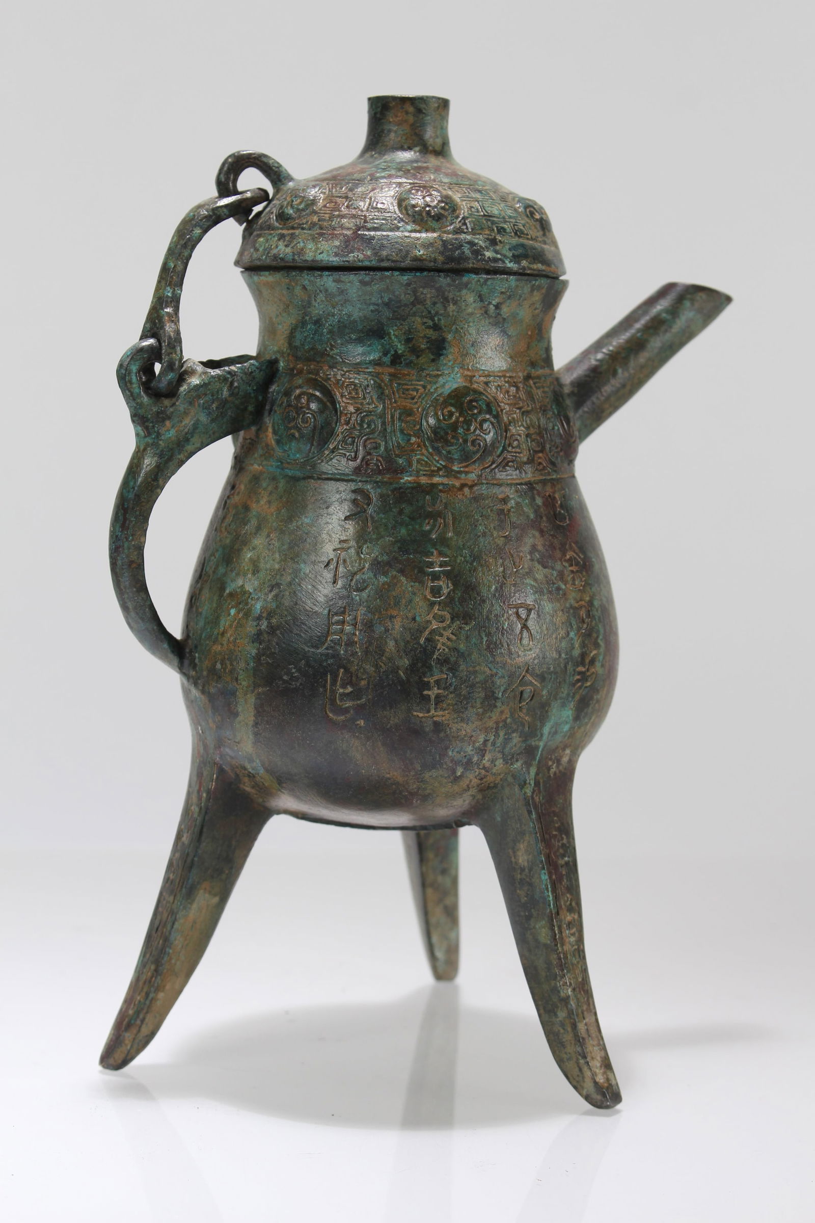 A Chinese Anicent-framing Bronze Vessel (1 of 6)