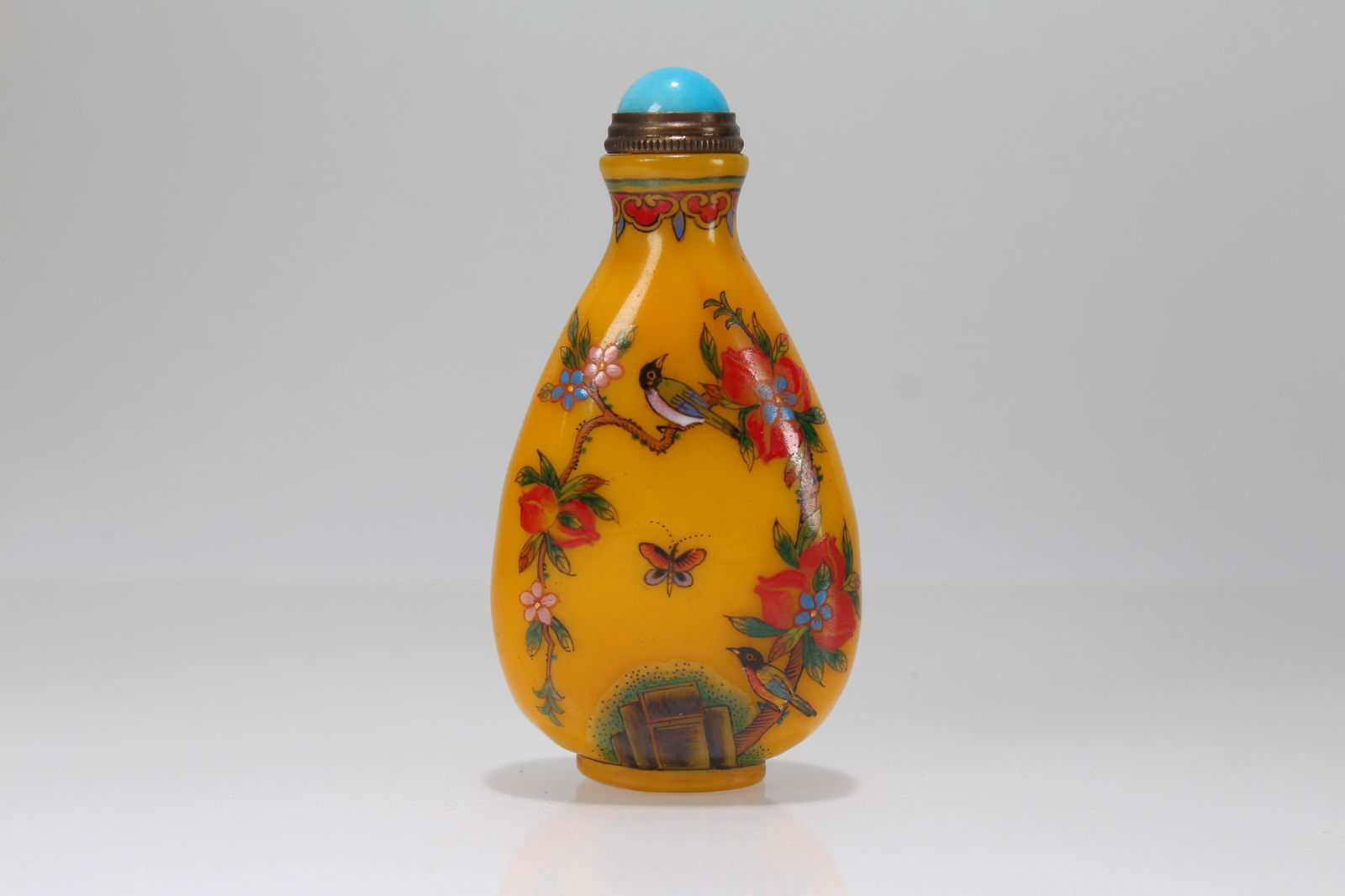 A Chinese Yellow-coding Nature-sceen Fortune Snuff Bottle (1 of 4)