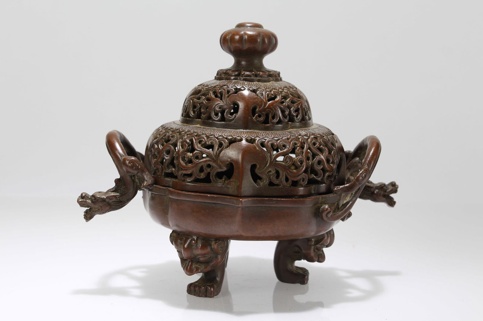 A Chinese Duo-handling Anicent-framing Lidded Fortune Censer (1 of 5)