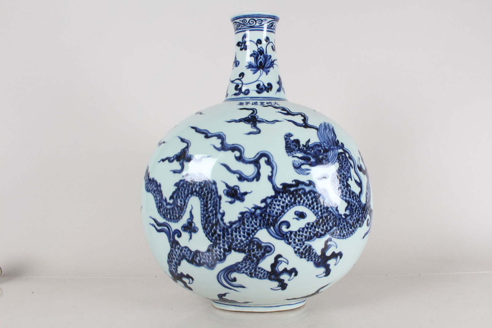 A Chinese Dragon-decorating Massive Blue and White Porcelain Fortune Vase (1 of 5)
