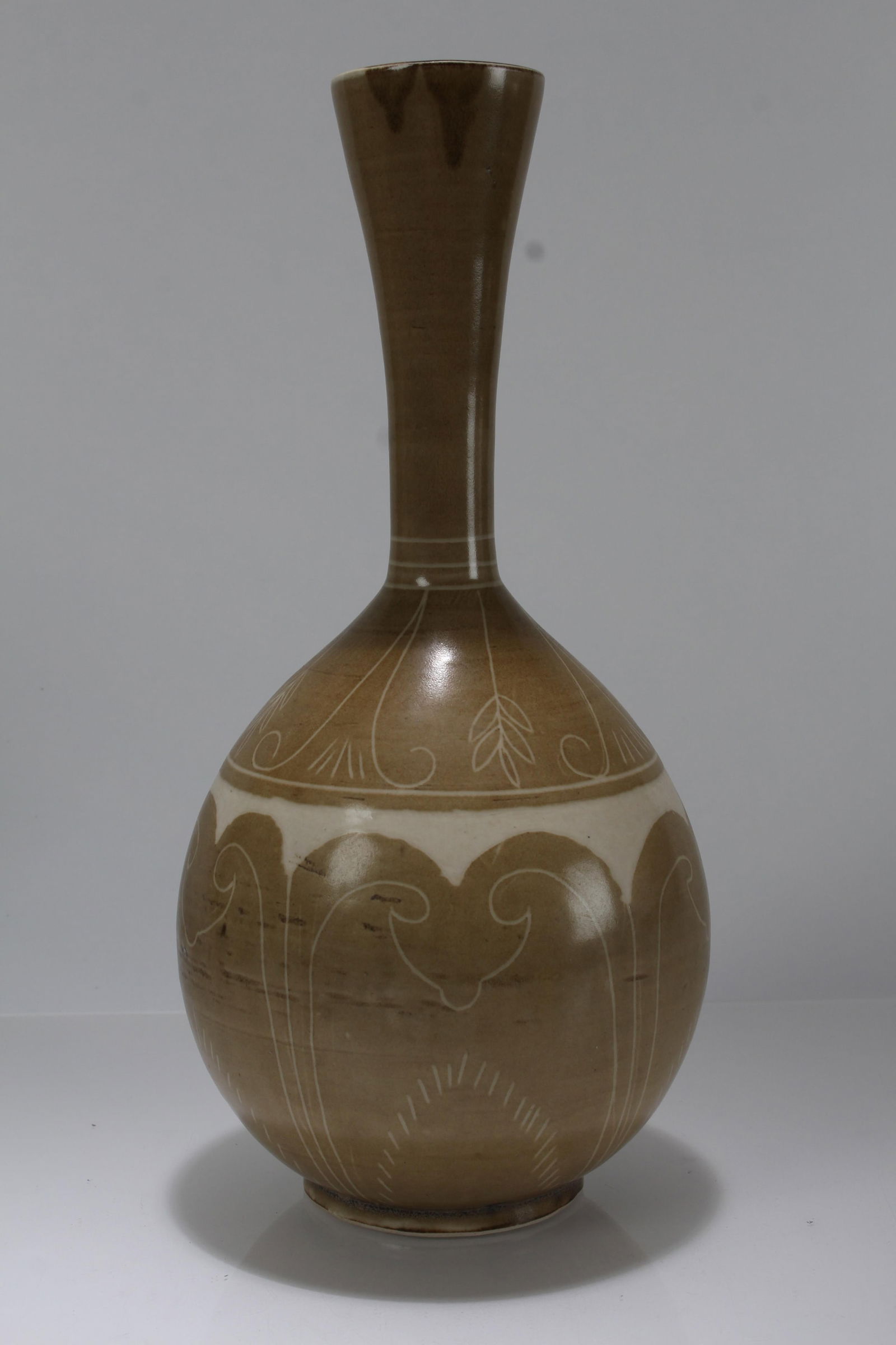 A Chinese Anicent-framing Porcelain Fortune Vase (1 of 4)