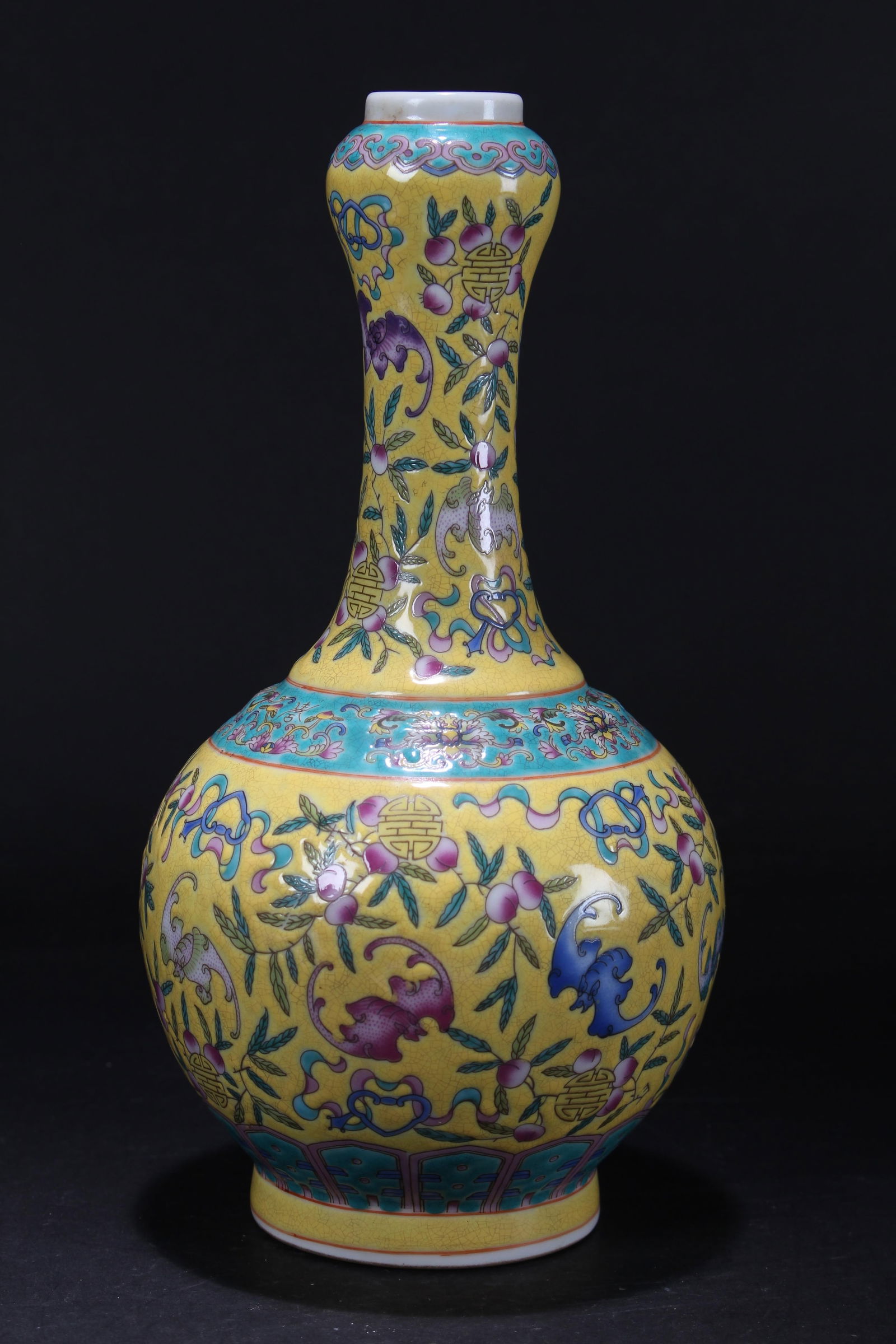 A Chinese Royal-framing Longlife-symbol Porcelain Fortune Vase (1 of 5)