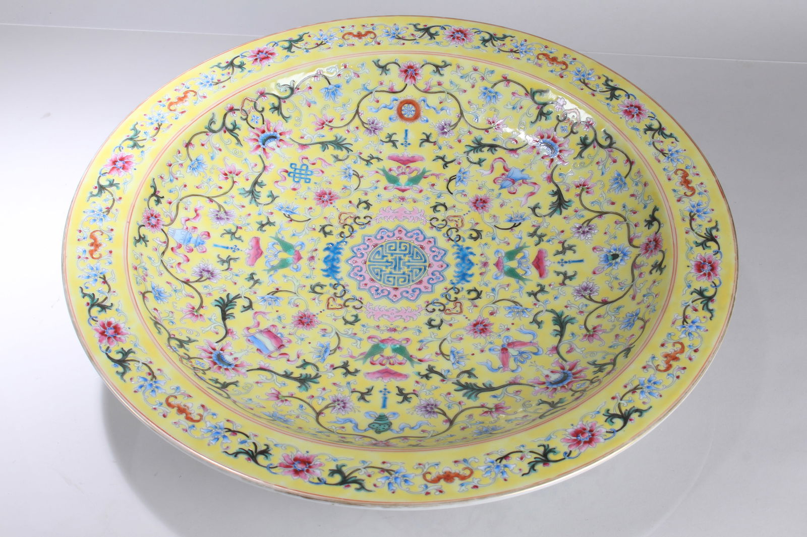 A Chinese Bat-framing Massive Flower-blossom Detailed Porcelain Fortune Plate: A Chinese Bat-framing Massive Flower-blossom Detailed Porcelain Fortune Plate. Height: 2.5 (inch). Opening Diameter: 16 (inch).