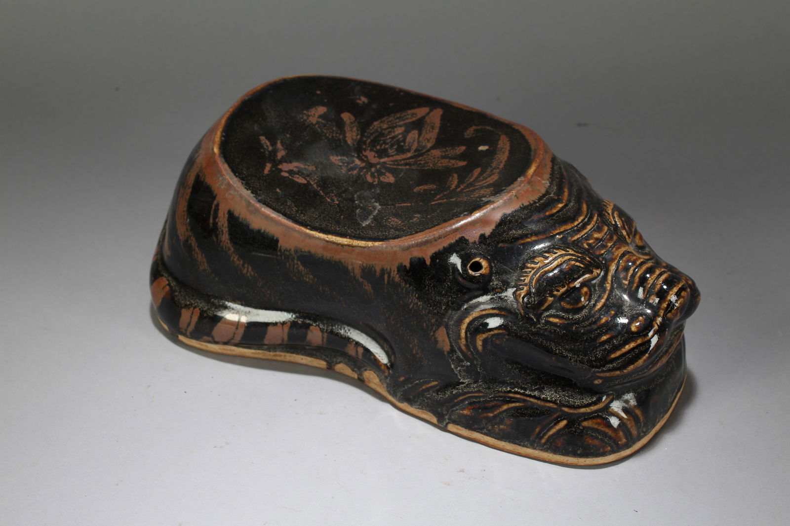 A Chinese Religious Myth-beast Porcelain Fortune Statue: A Chinese Religious Myth-beast Porcelain Fortune Statue. Height: 4.5 (inch). Width: 11.5 (inch). Length: 6 (inch).