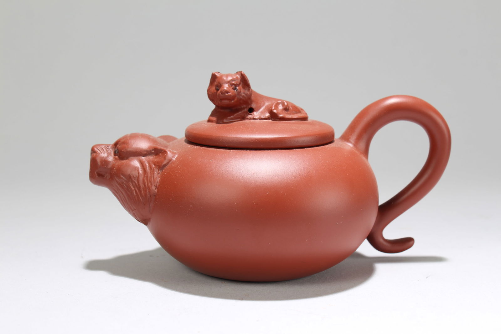 Chinese Tea Pot: Chinese Tea Pot . Height: 3.25 (inch). Length: 6 (inch).