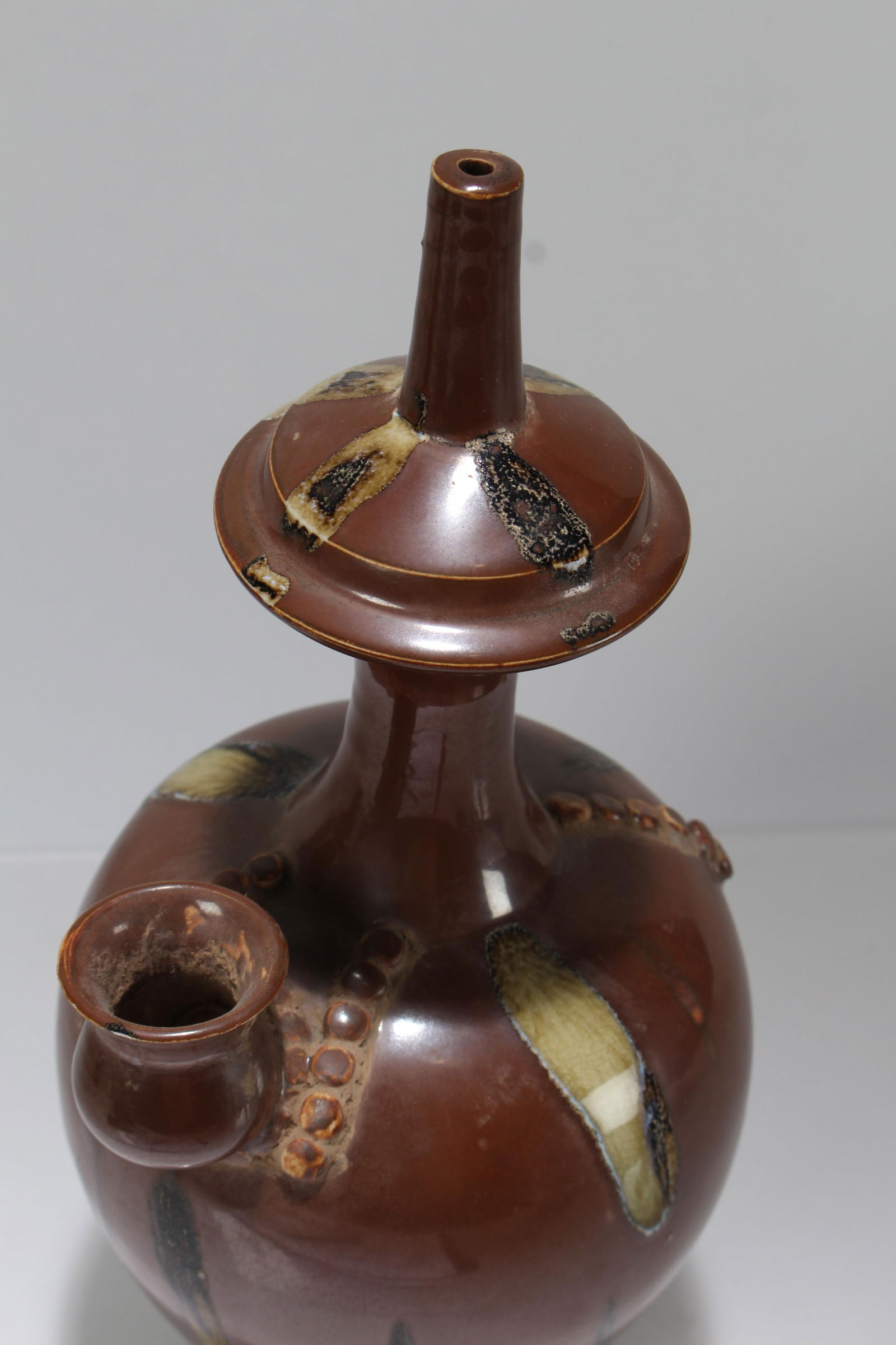A Chinese Brown-coding Porcelain Fortune Vase - 3