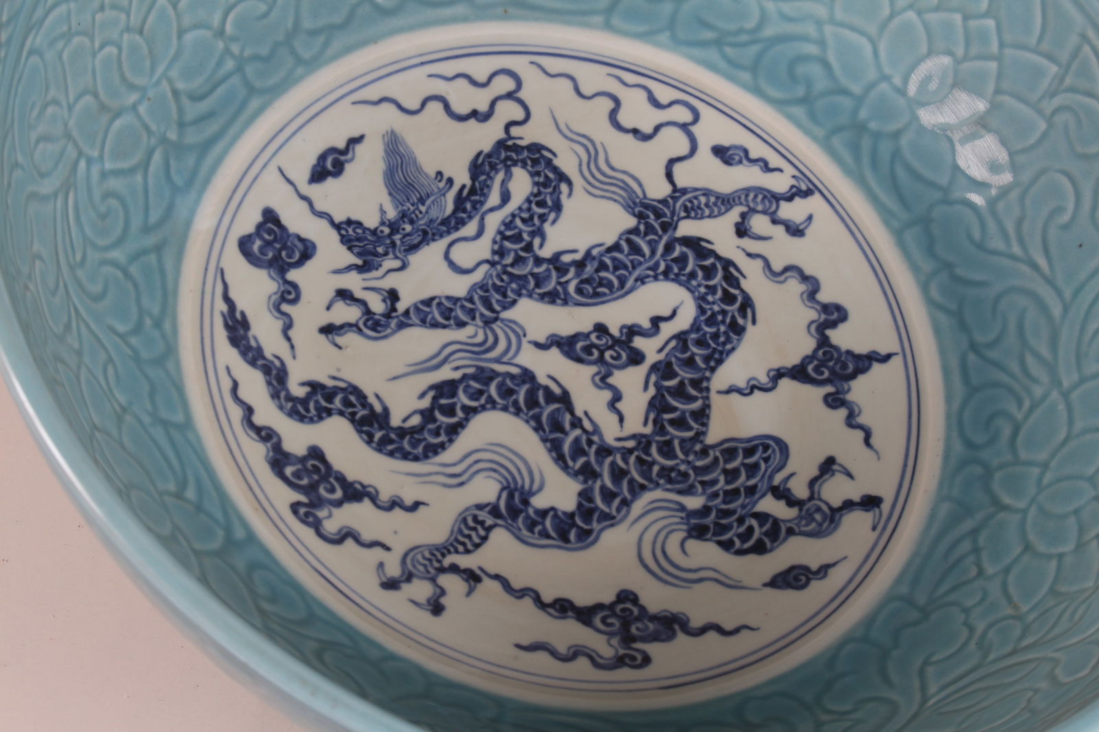 A Chinese Massive Dragon-decorating Blue-coding Porcelain Plate - 2