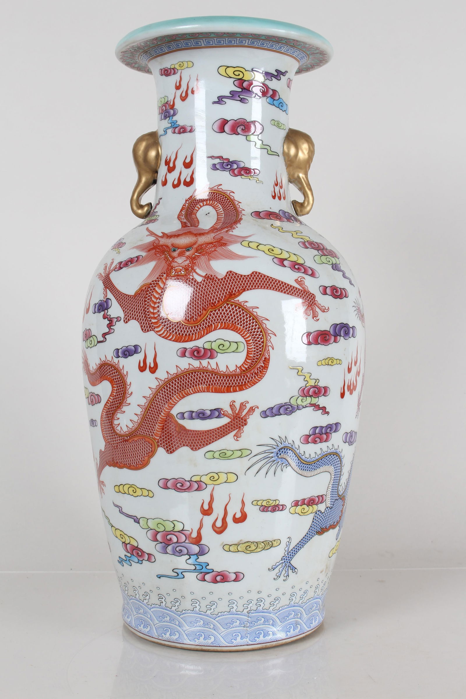 A Chinese Dragon-decorating Massive Duo-handled Ancient-framing Porcelain Fortune Vase (1 of 7)