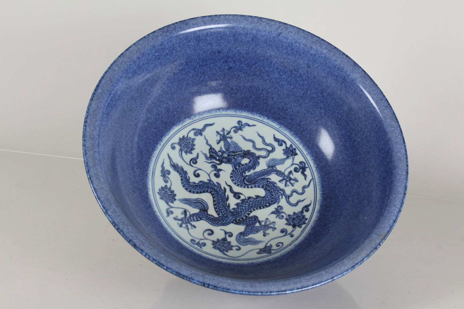 A Chinese Blue-coding Massive Dragon-decorating Porcelain Fortune Plate (1 of 6)