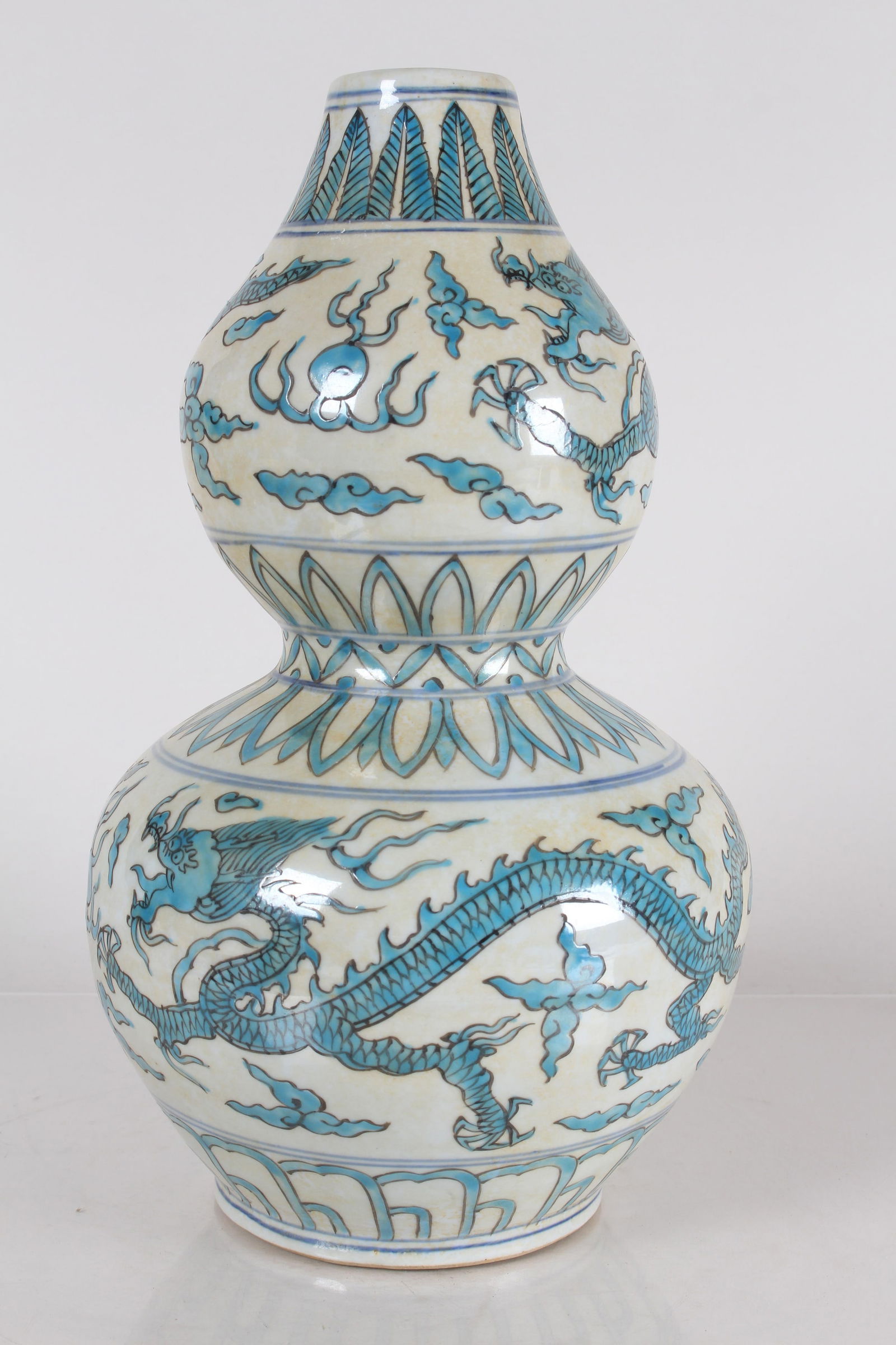 A Chinese Dragon-decorating Calabash-fortune Porcelain Fortune Vase: A Chinese Dragon-decorating Calabash-fortune Porcelain Fortune Vase . Height: 13.5 (inch).