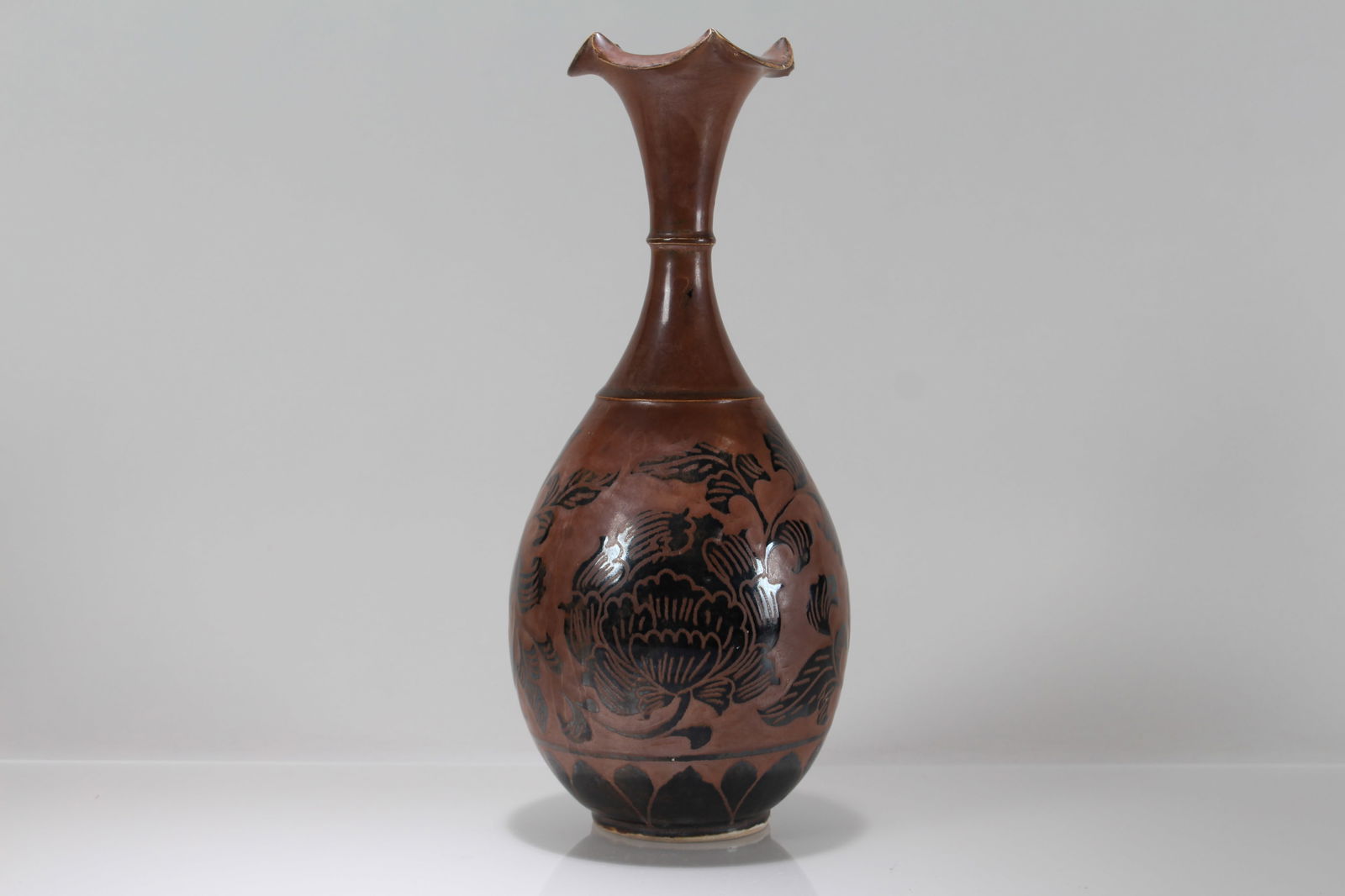 A Chinese Anicent-framing Porcelain Fortune Vase: A Chinese Anicent-framing Porcelain Fortune Vase. Height: 12 (inch).