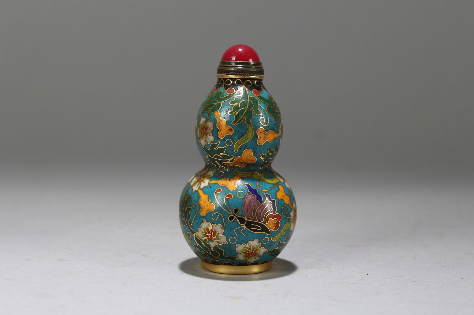 A Chinese Calabash-fortune Cloisonne Snuff Bottle (1 of 5)
