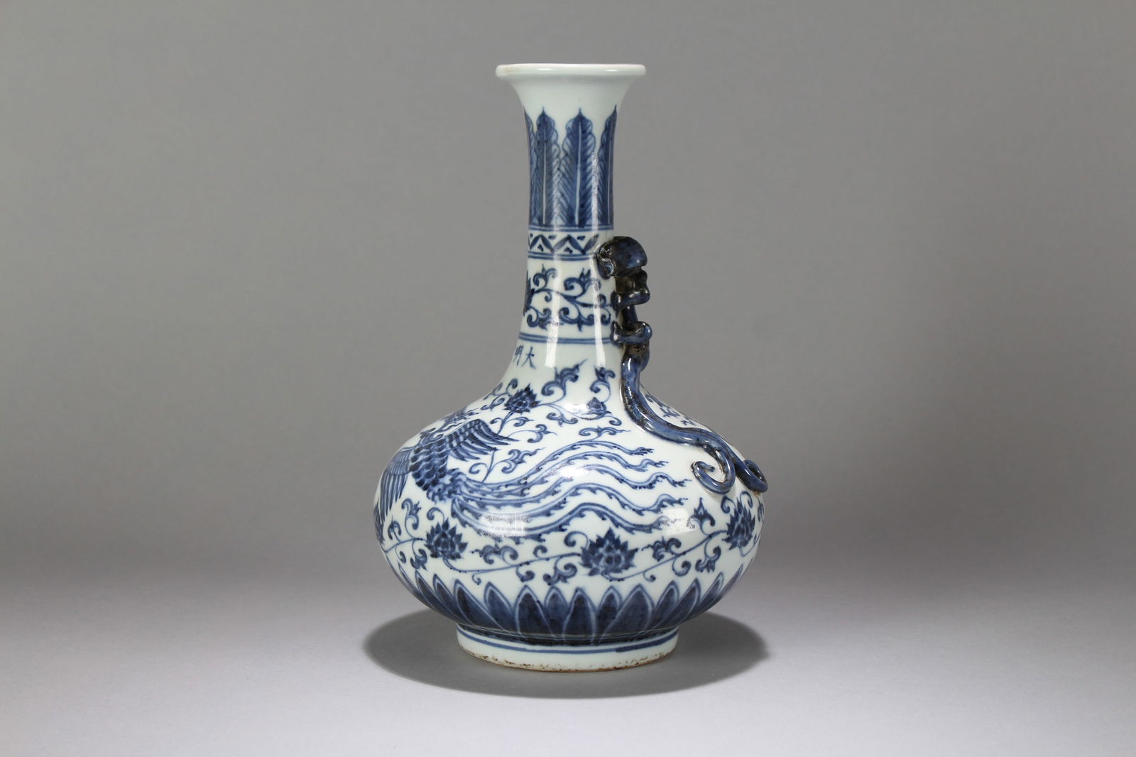 A Chinese Phoenix-fortune Blue and White Anicent-framing Porcelain Fortune Vase (1 of 6)