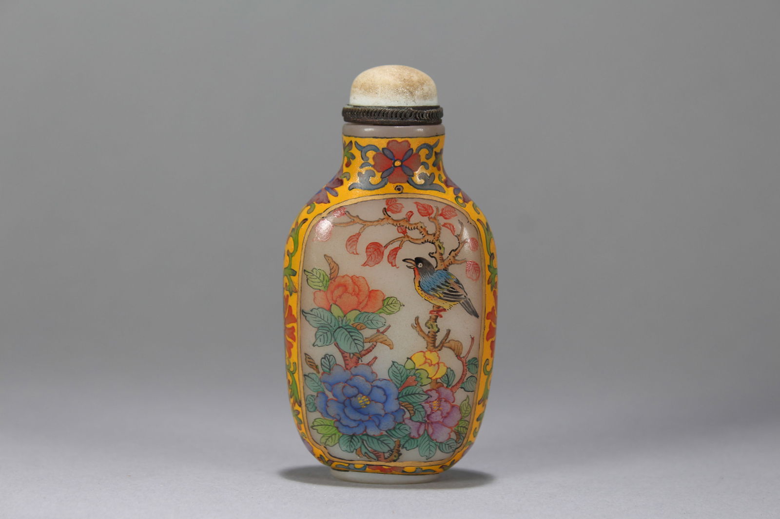 A Chinese Vividly-detailed Nature-sceen Fortune Snuff Bottle: A Chinese Vividly-detailed Nature-sceen Fortune Snuff Bottle. Height : 3.5 (inch). Width : 1.75 (inch). Length : 1 (inch).
